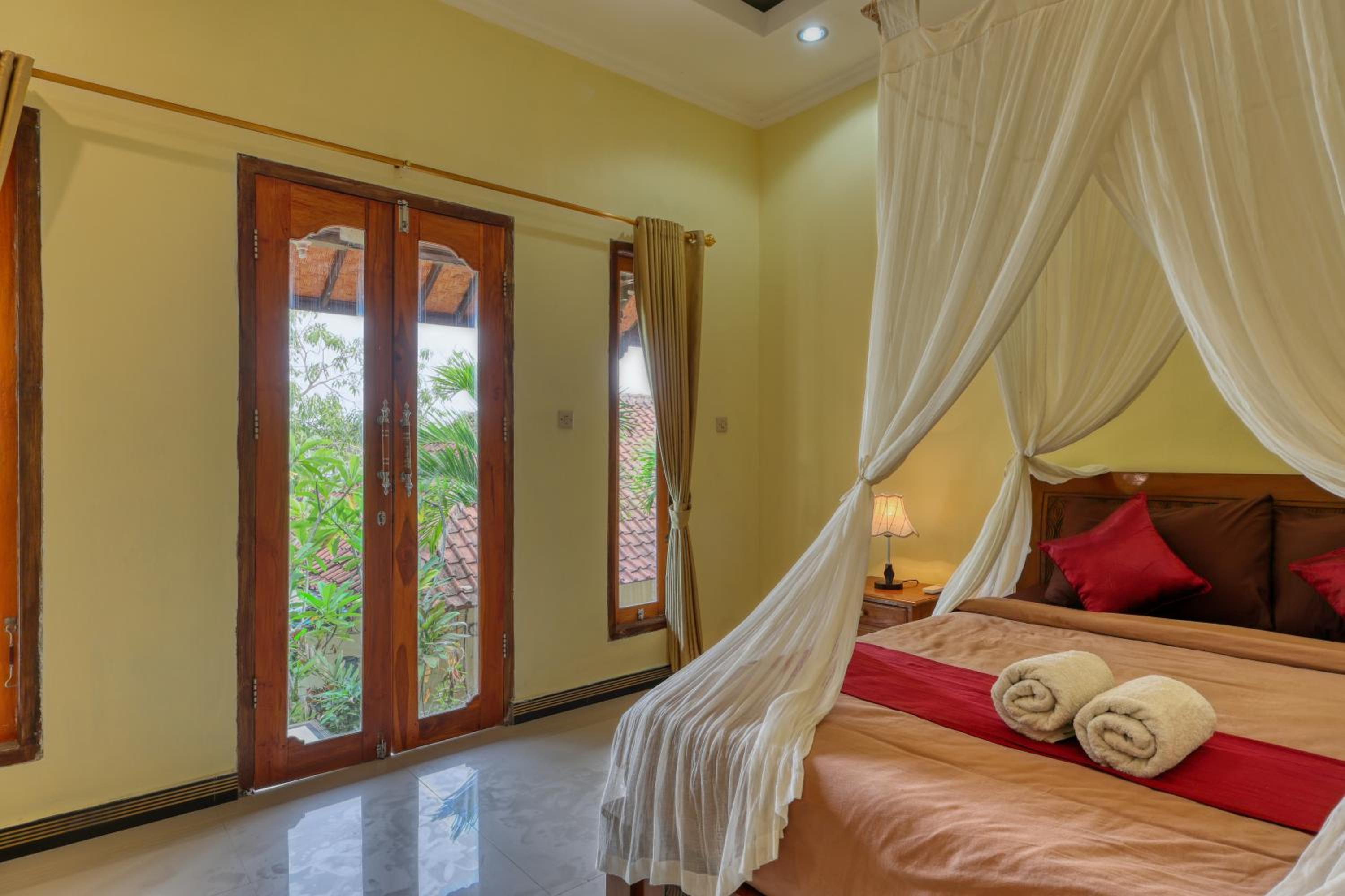 Double Room with Private Bathroom - Photo 2