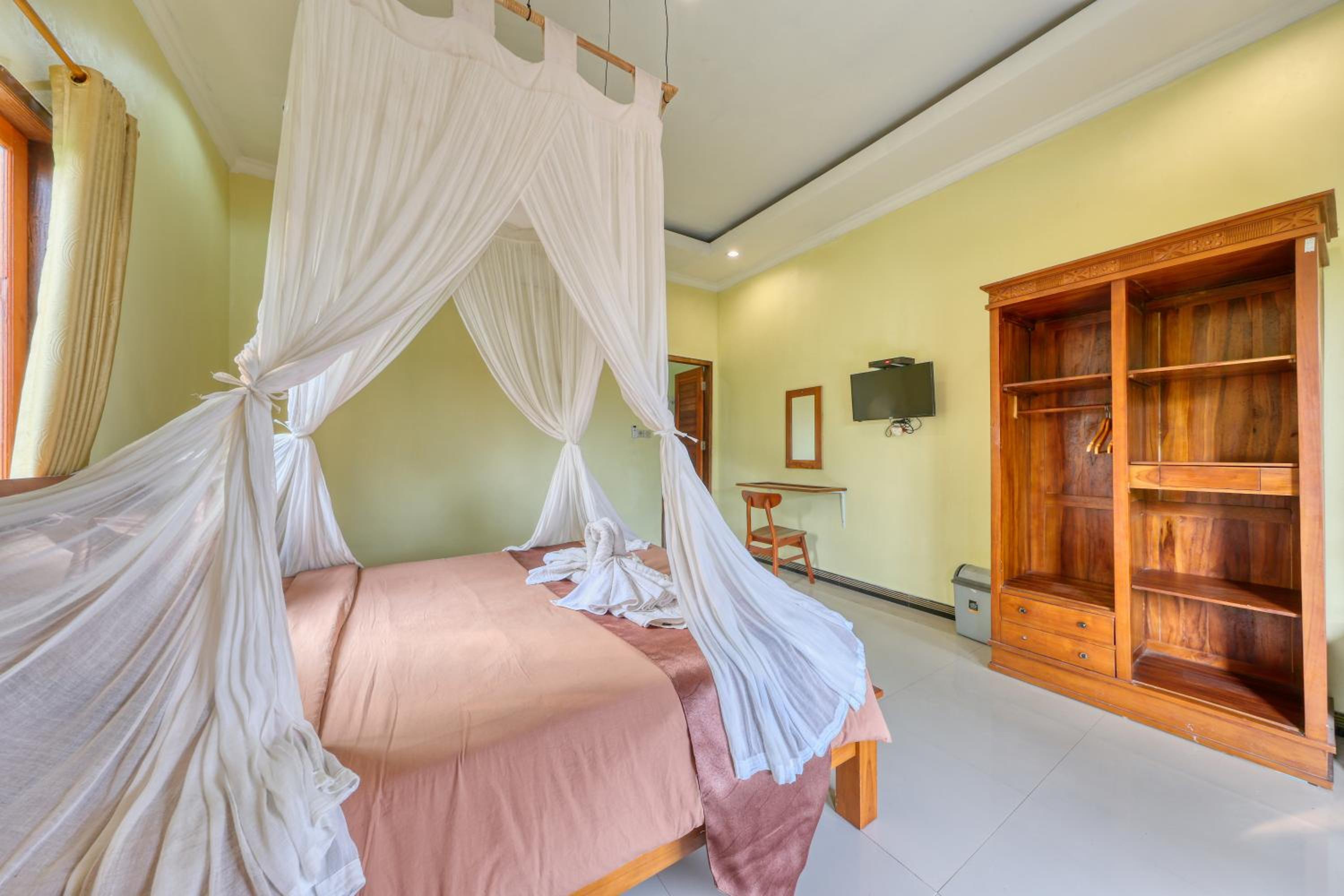 Double Room with Private Bathroom - Photo 8