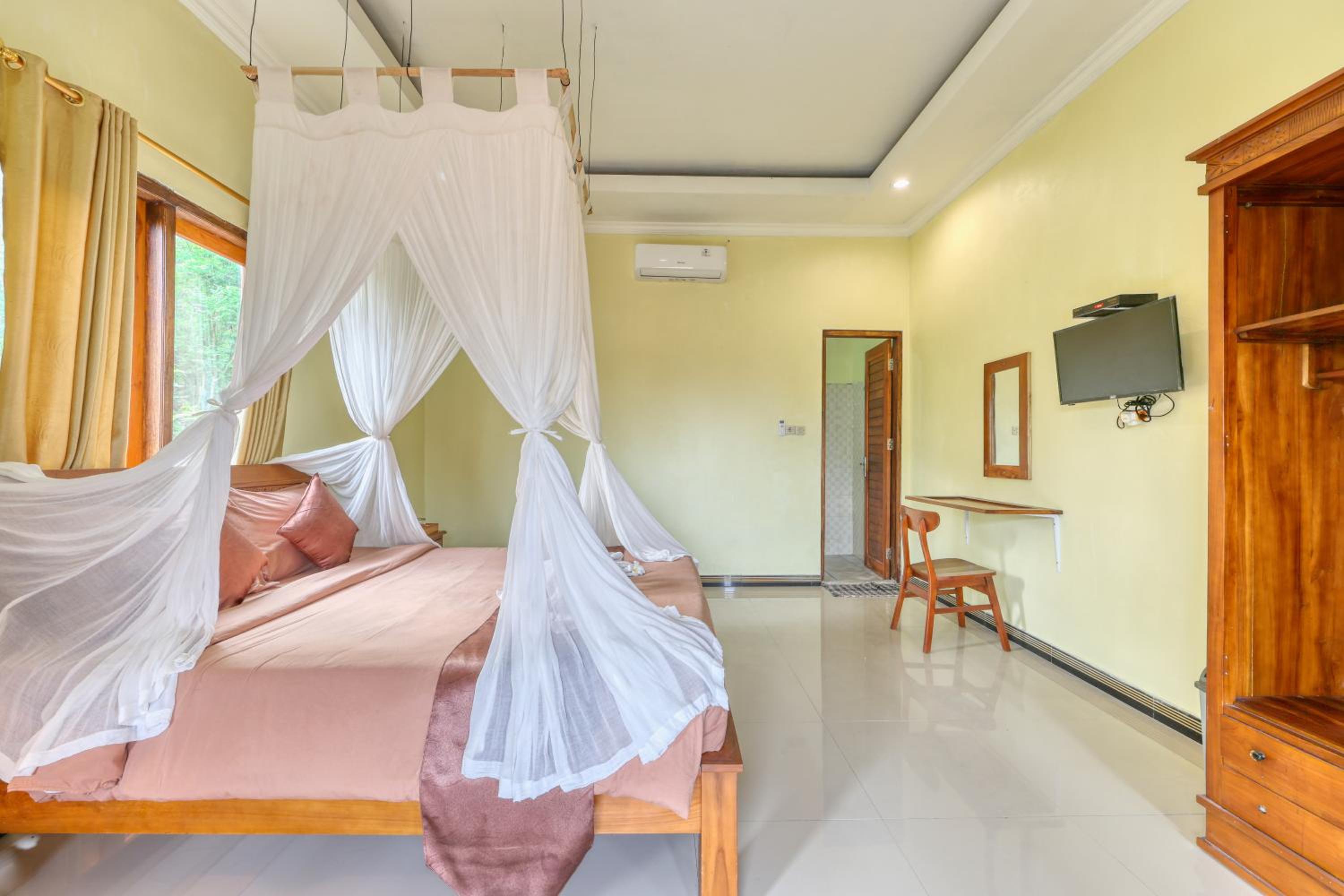 Double Room with Private Bathroom - Photo 9