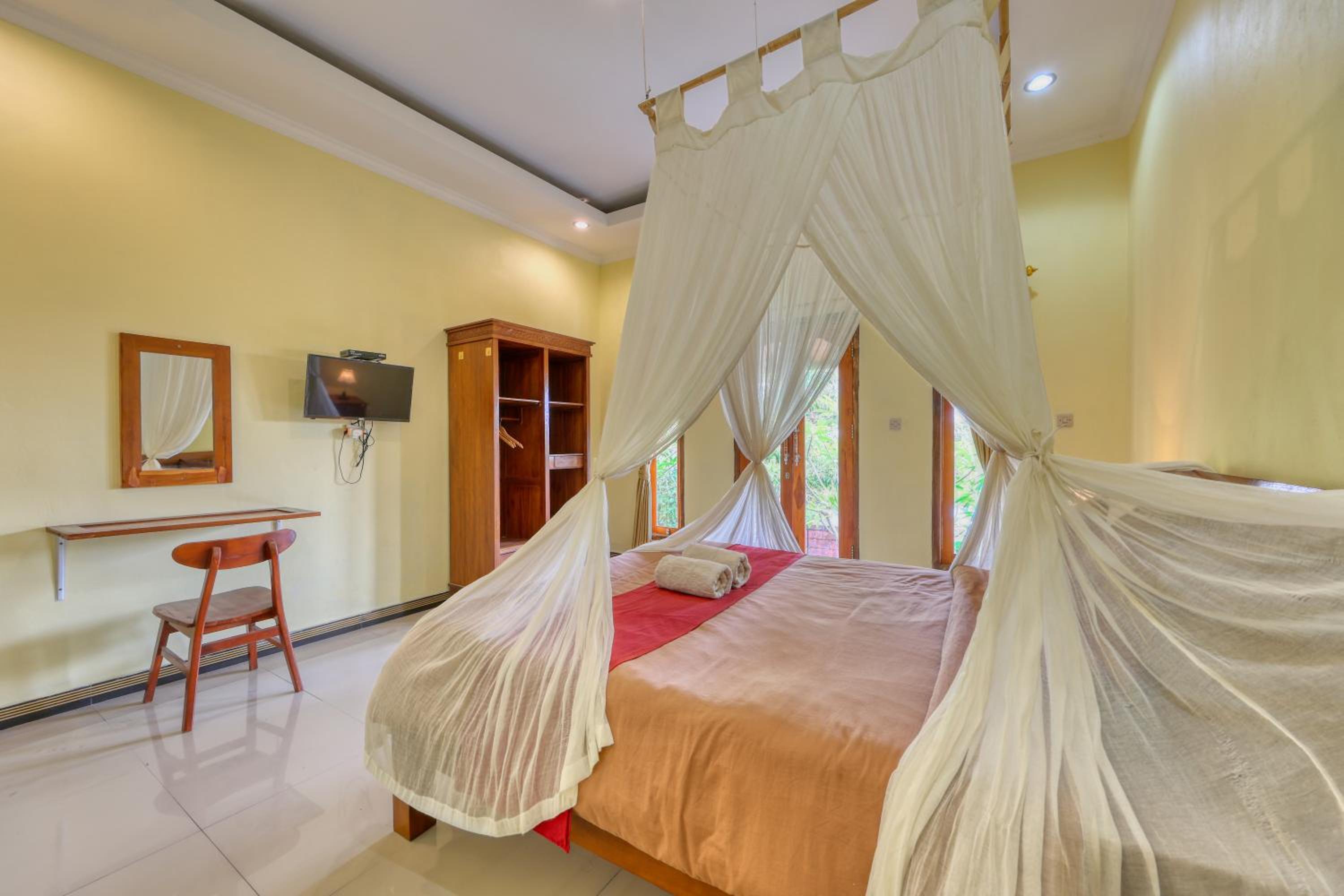 Double Room with Private Bathroom - Photo 12