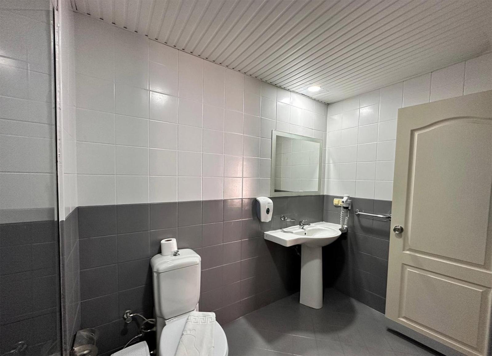 Standard Double Room - Photo 2