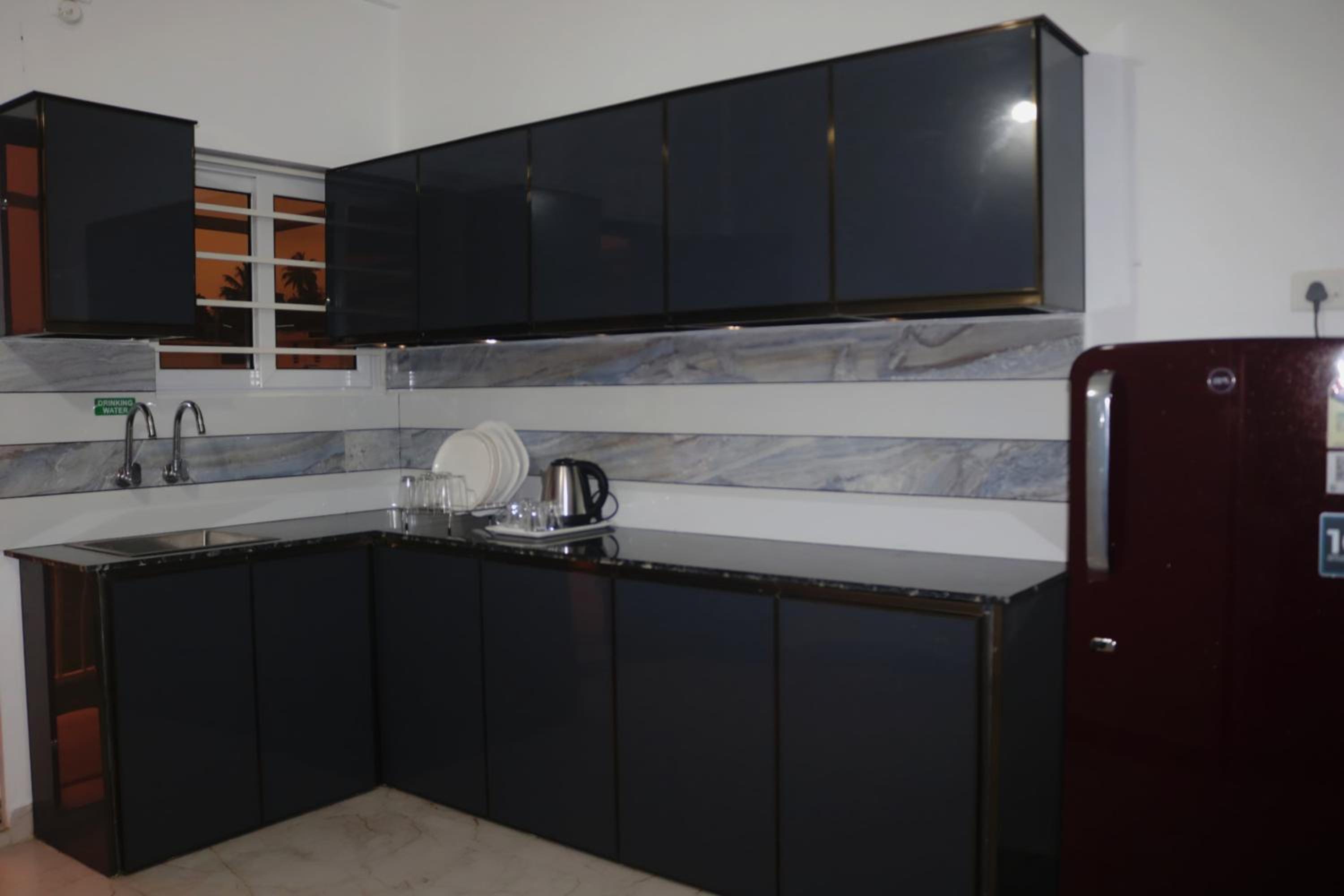 Two-Bedroom Deluxe Apartment - Photo 3