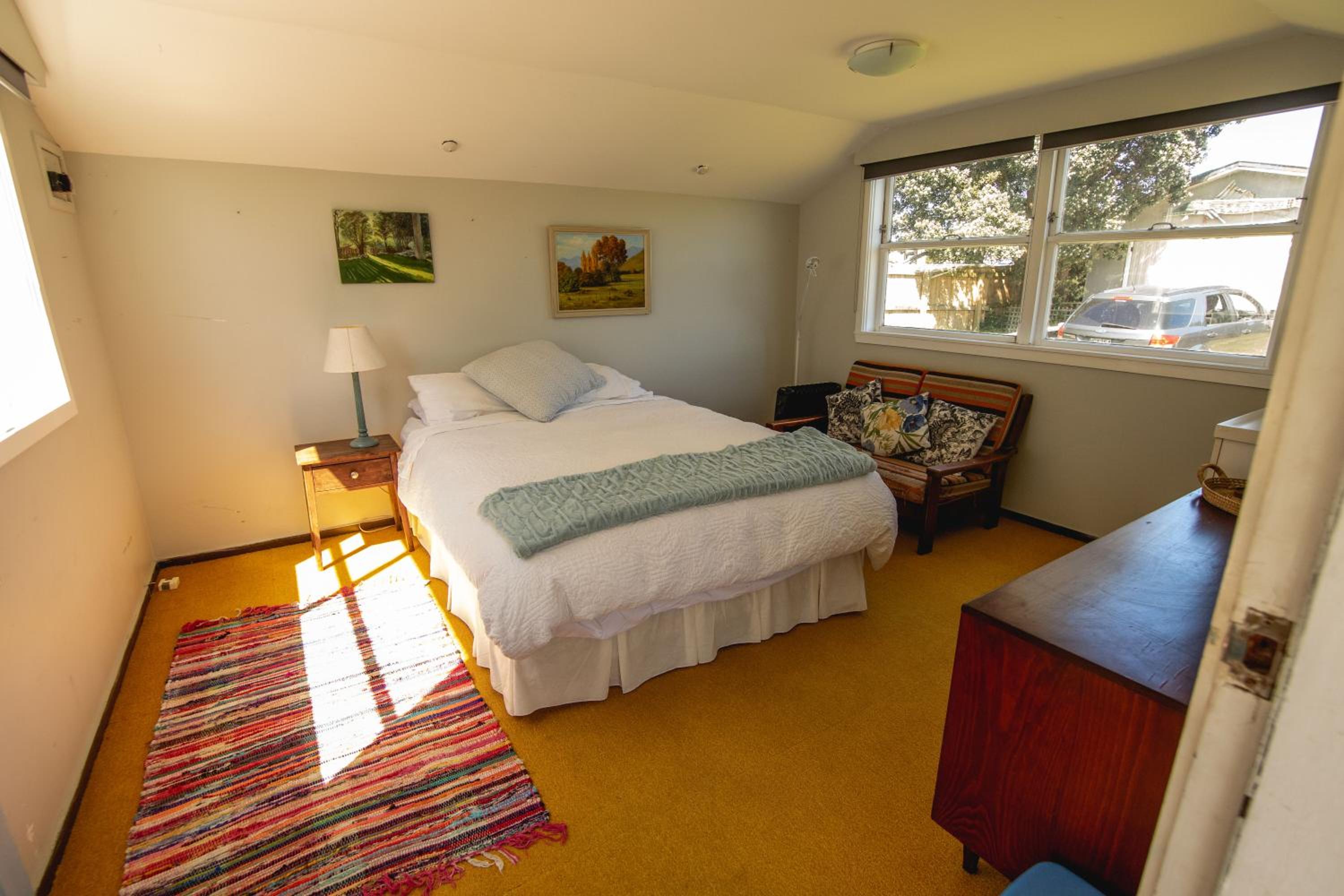 Three-Bedroom House photo 3