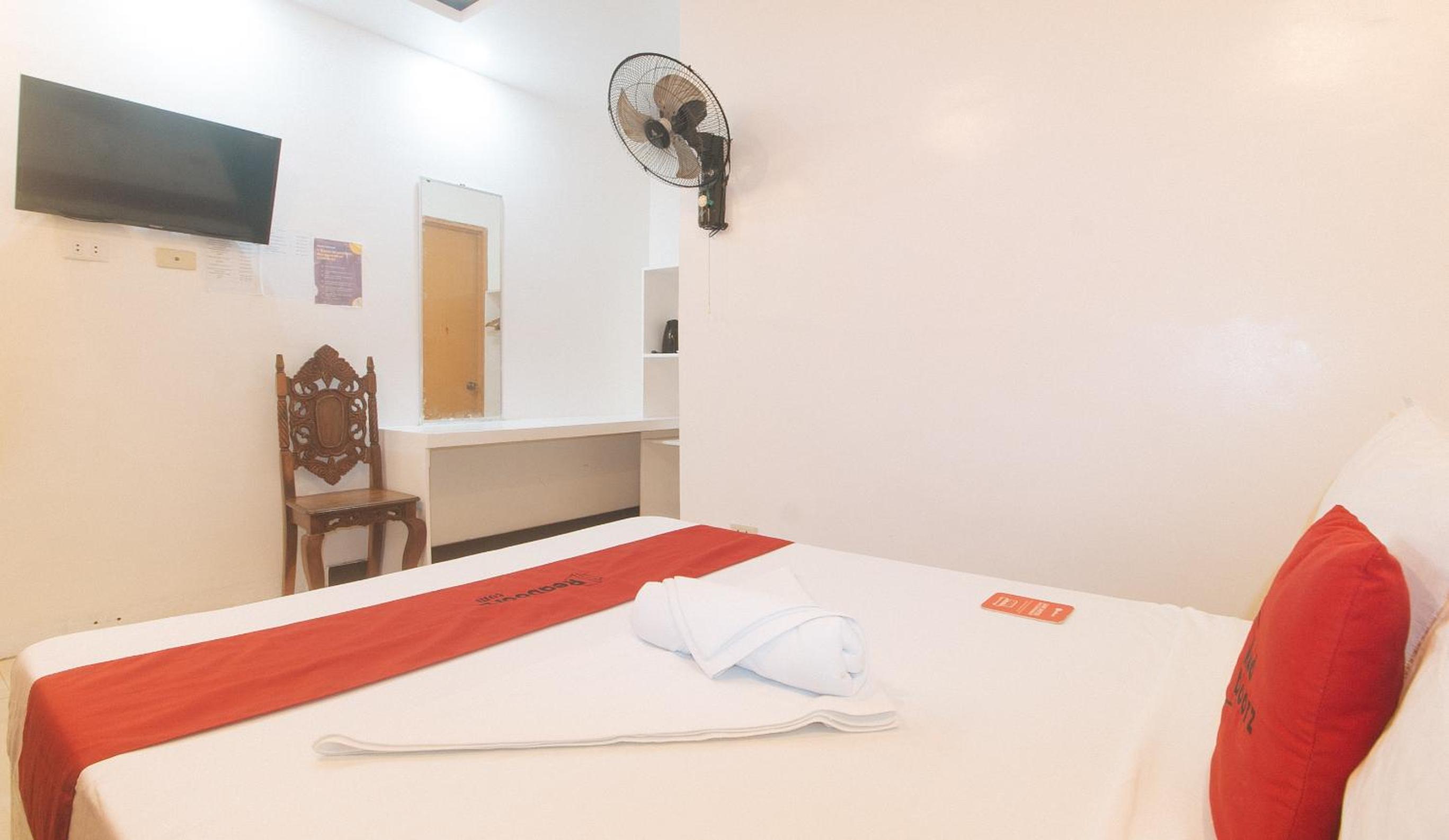 Double Room with Balcony - Photo 5