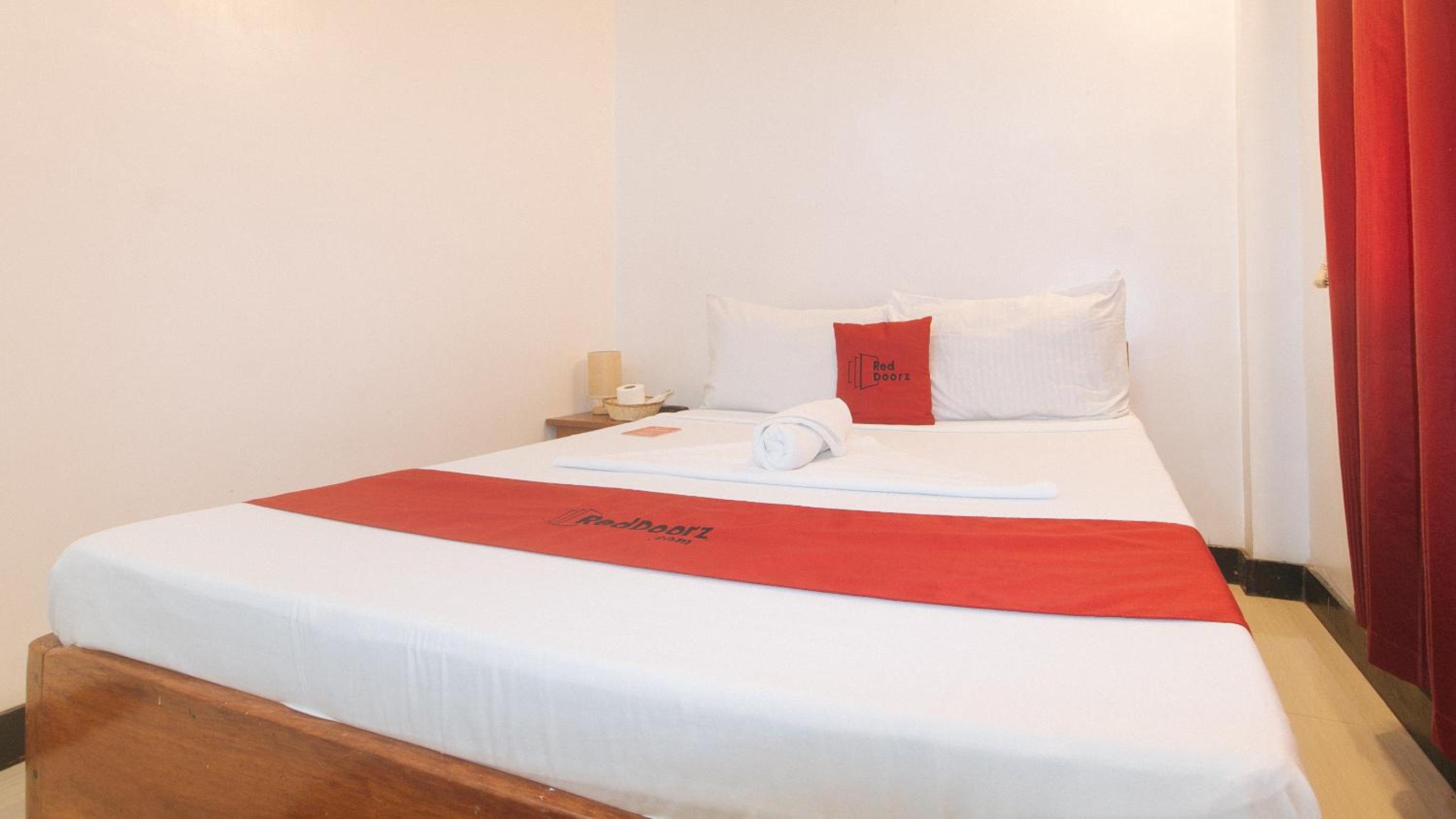 Double Room with Balcony - Photo 15
