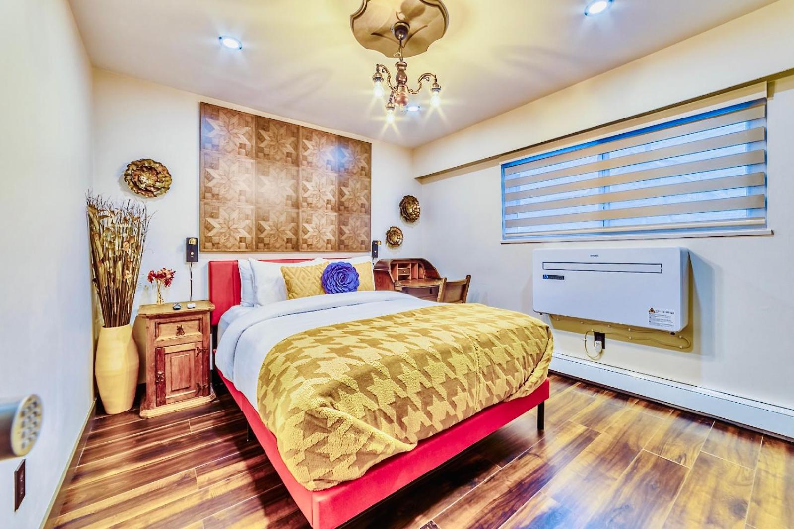 Standard Queen Room
