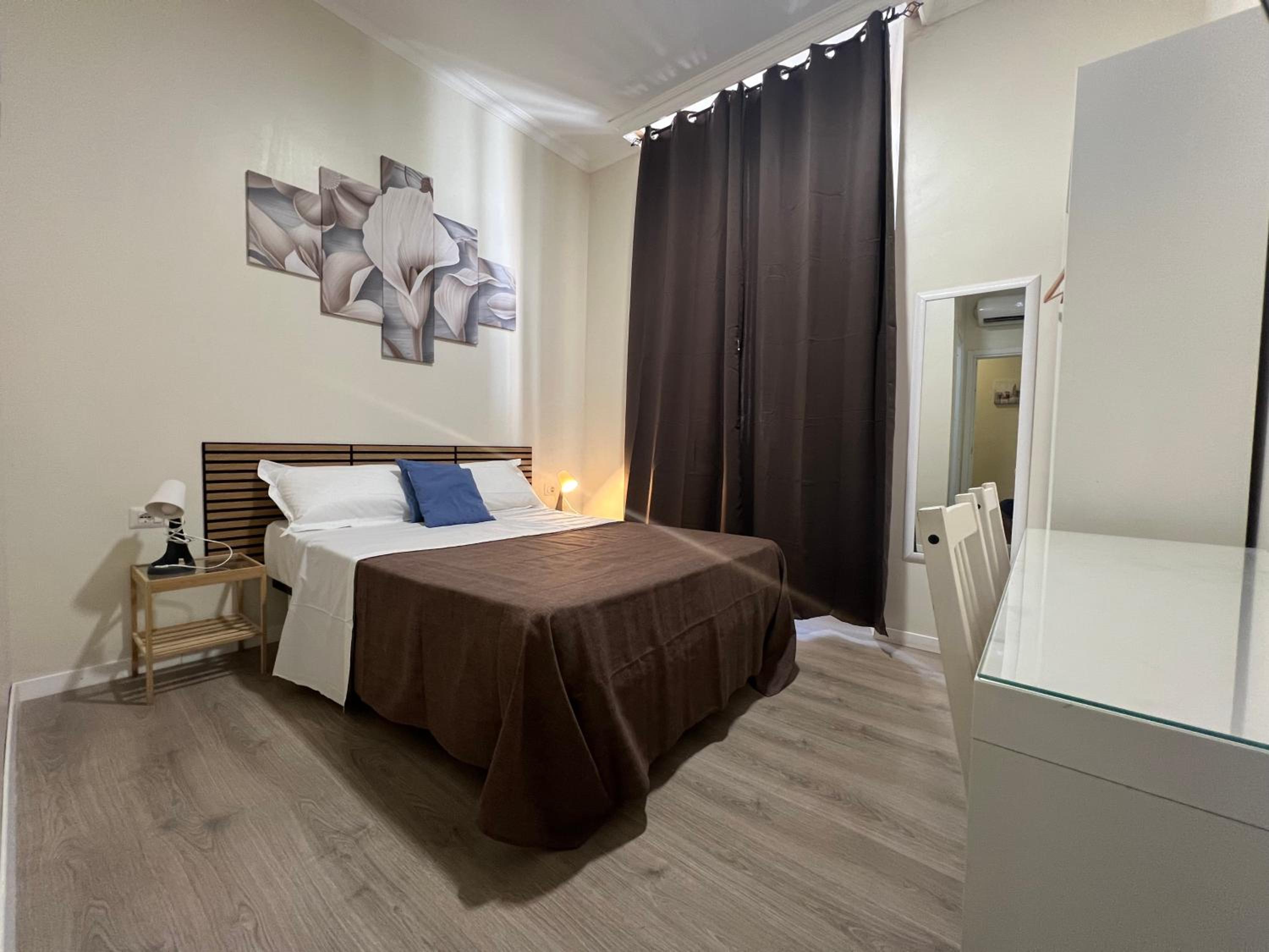 Economy Double Room photo 2