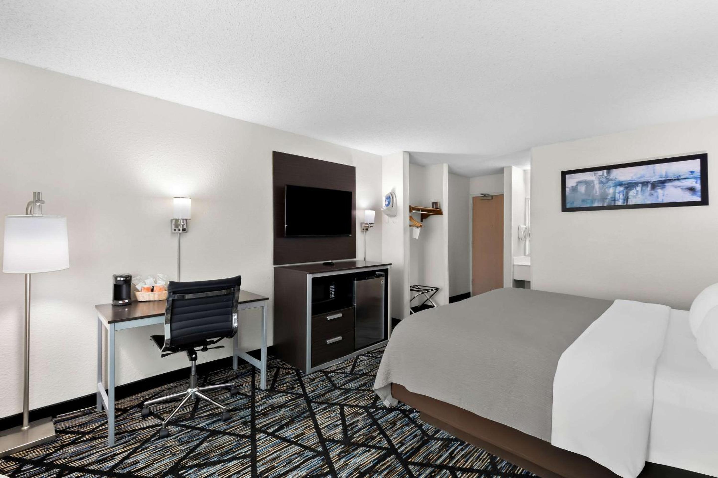 King Room - Interior Access, No Pets - Photo 1