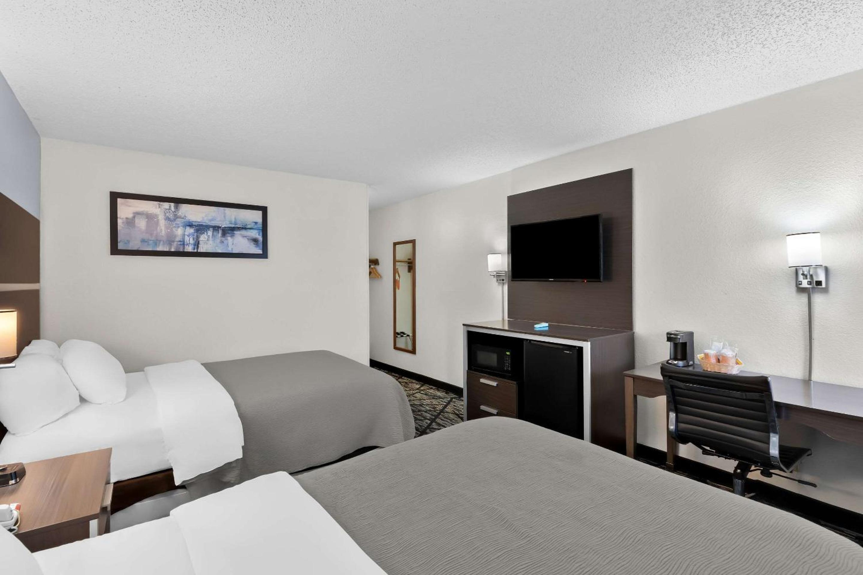 Double Room with Two Double Beds - Interior Access - Photo 2
