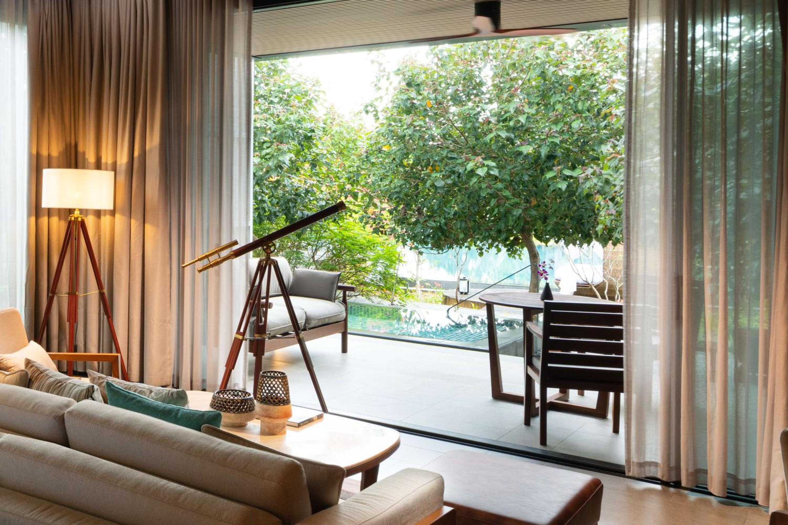 Premium King Suite - Photo 2