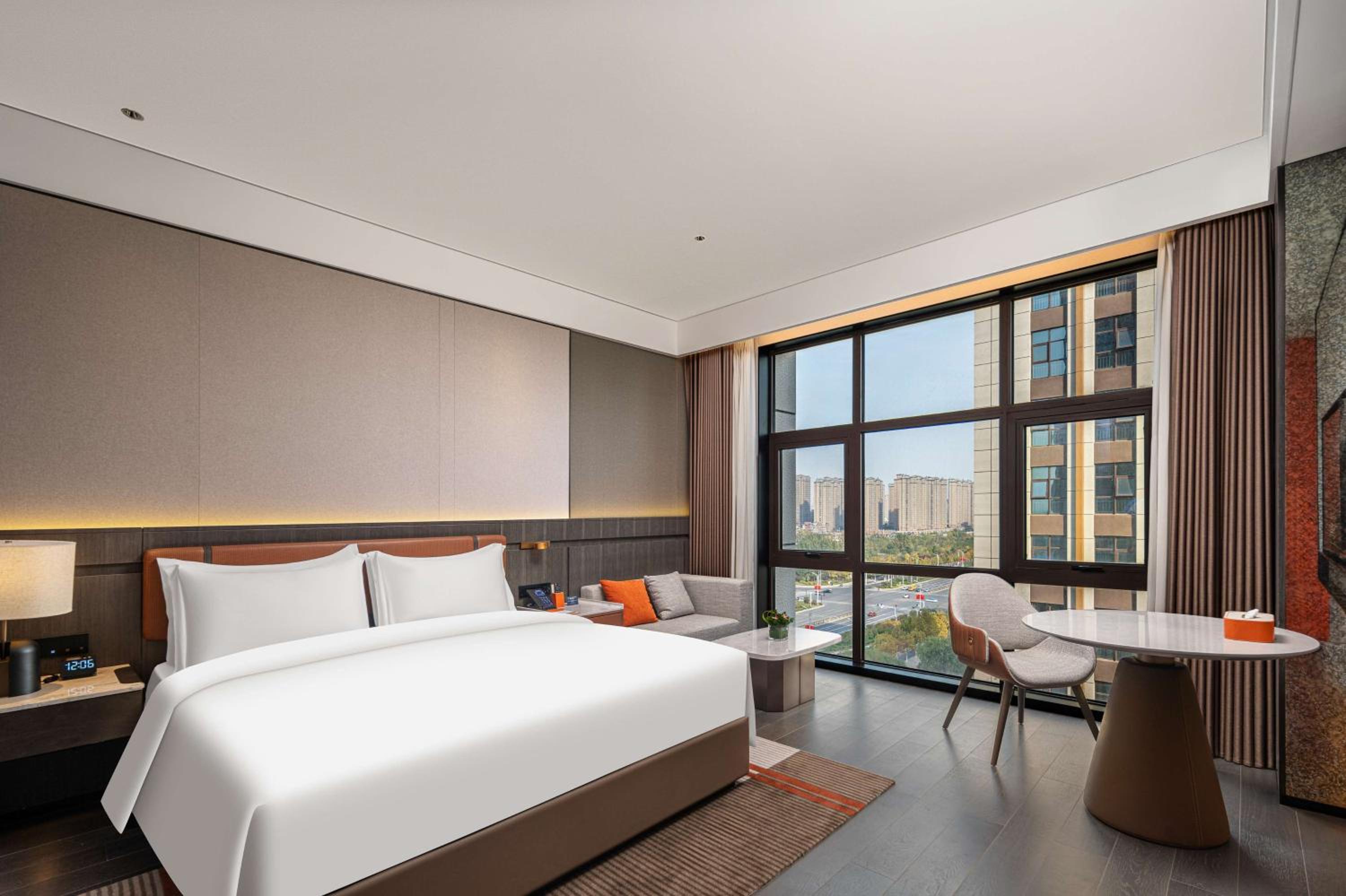 Deluxe King Room photo 2