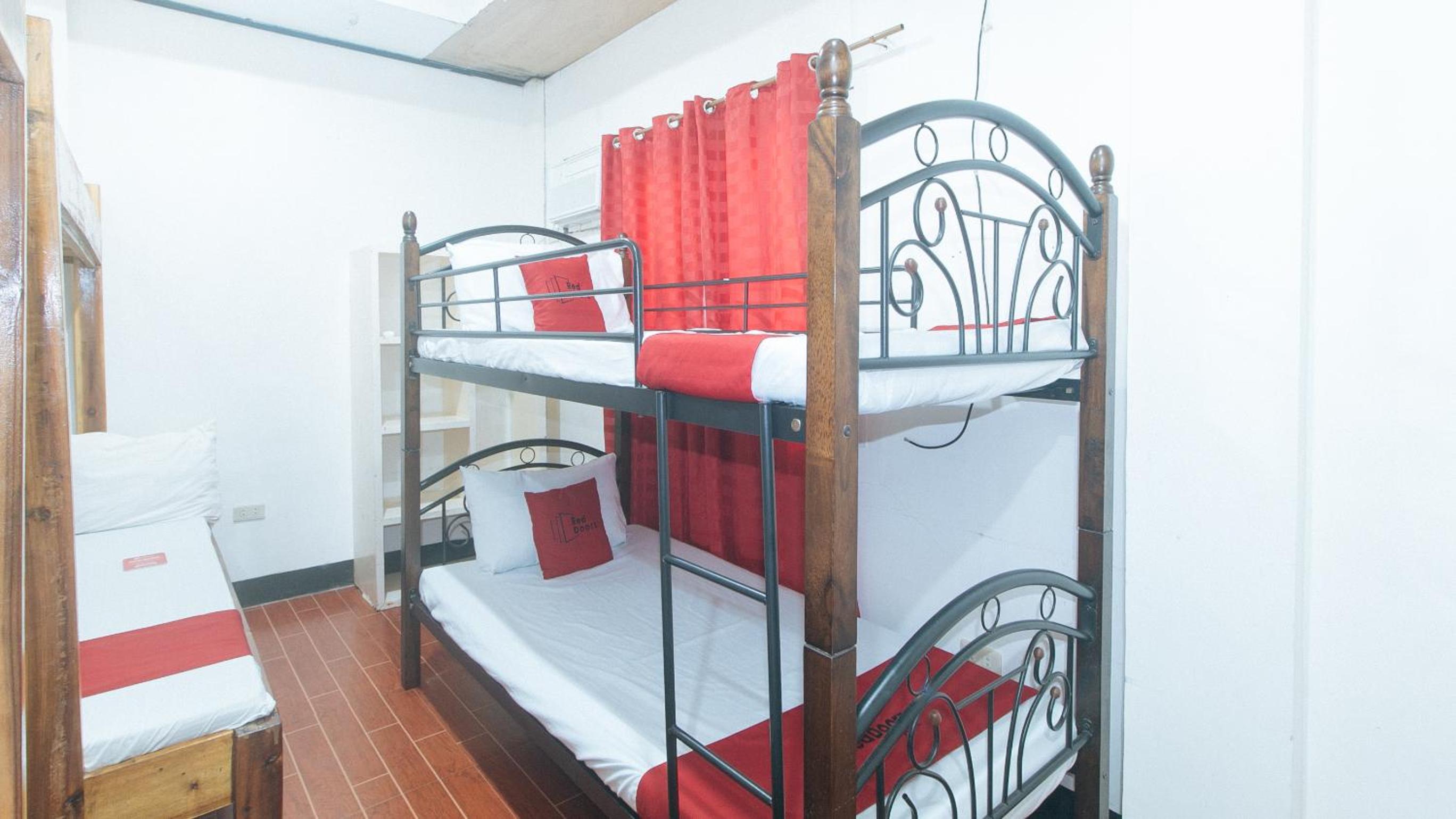 Deluxe Family Room - Photo 10
