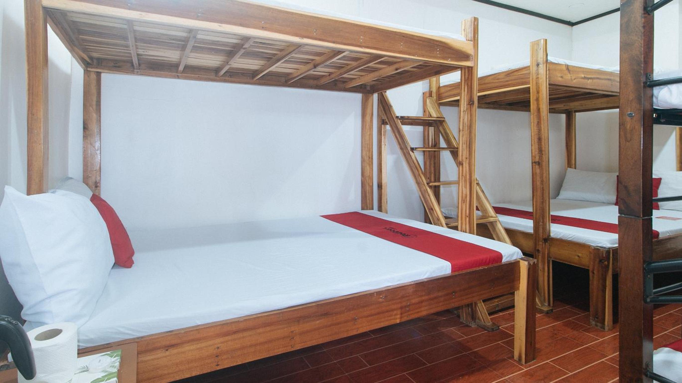 Deluxe Family Room - Photo 14