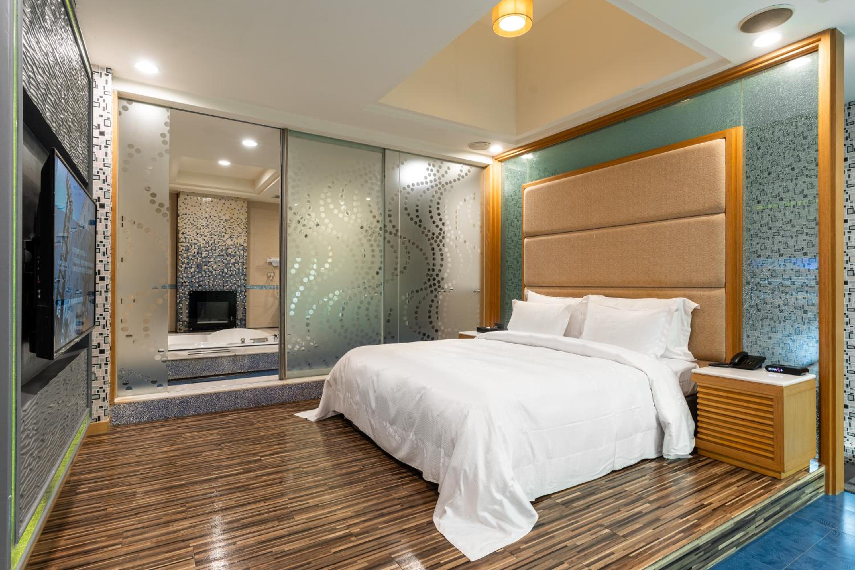 Platinum Suite photo 2