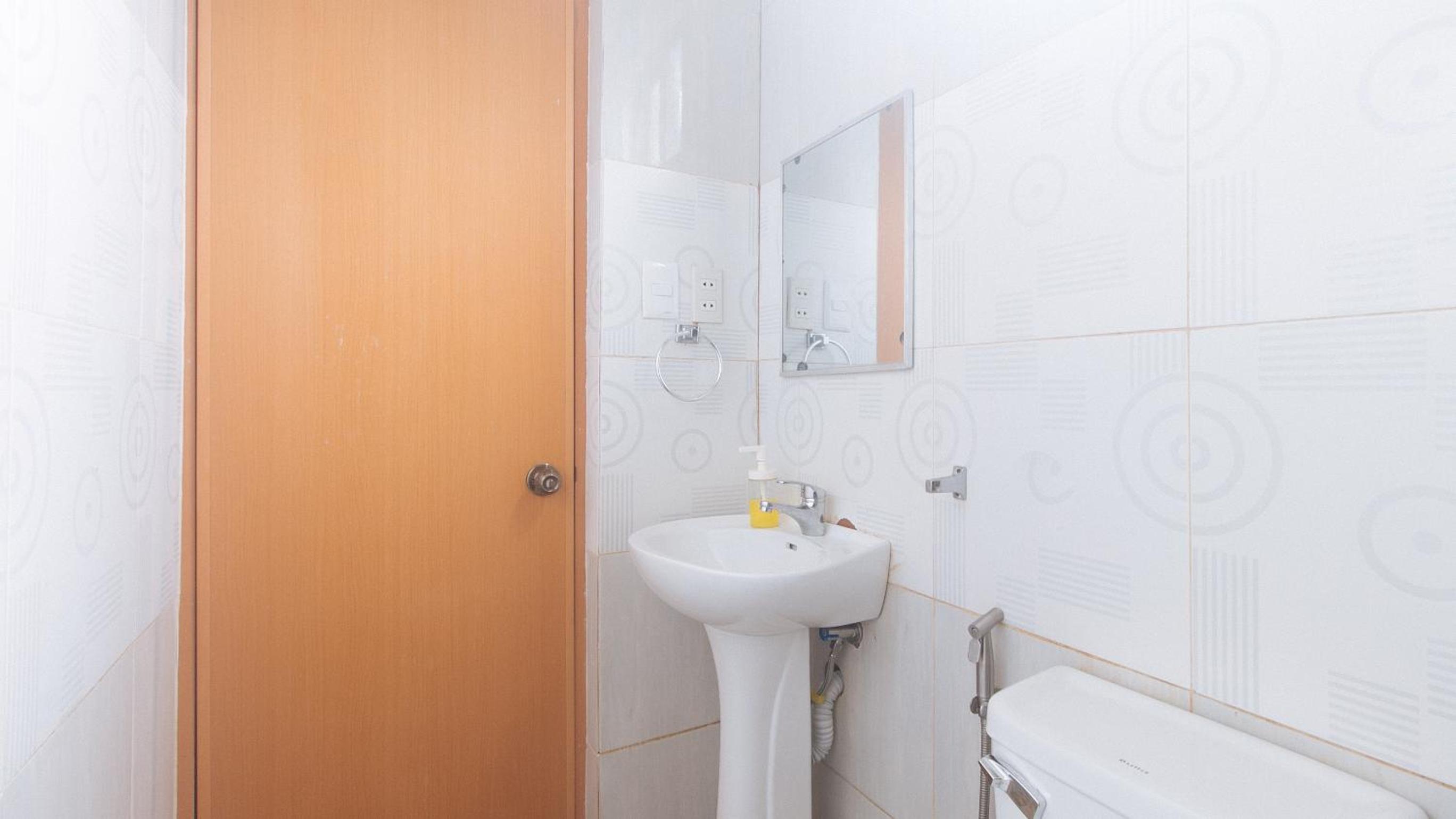 Double Room with Balcony - Photo 16