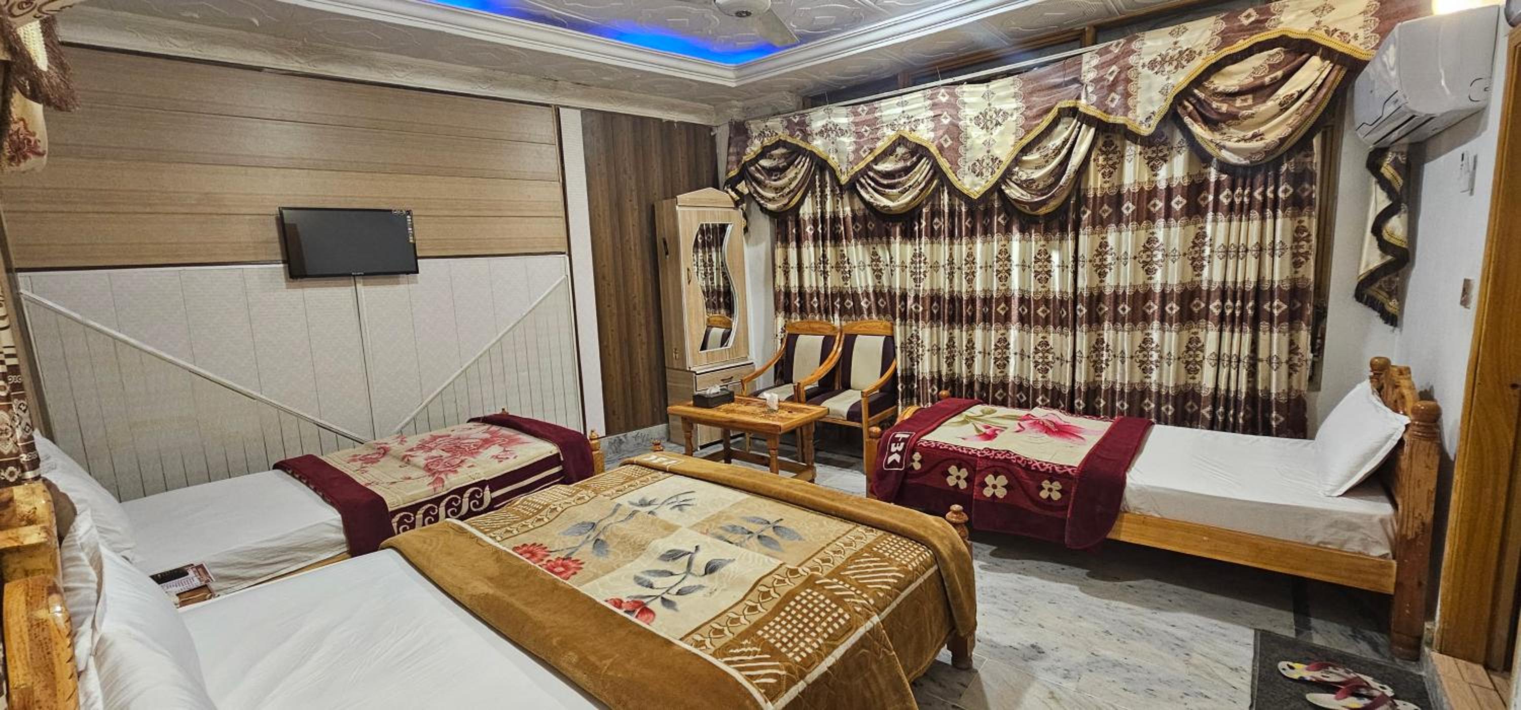 Classic Quadruple Room