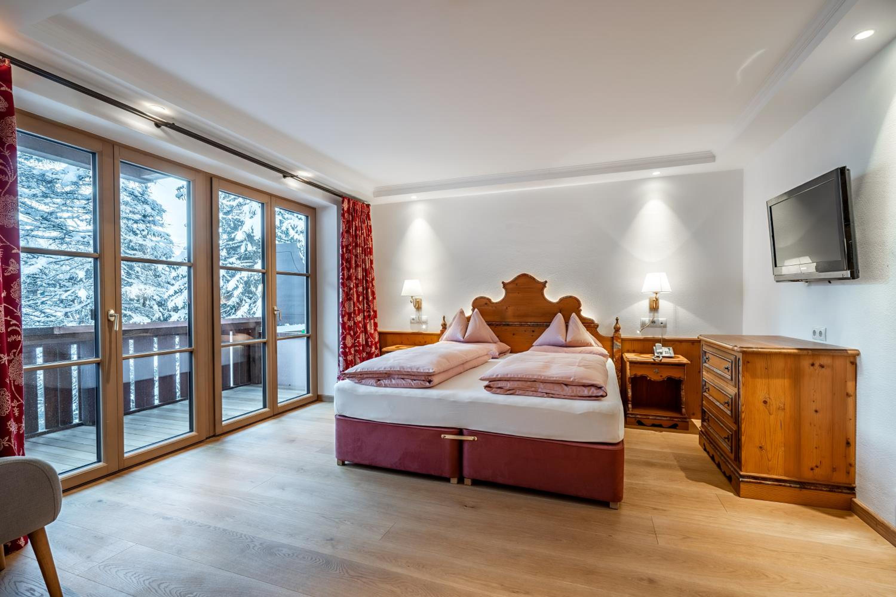 Standard Triple Room with Balcony Annex photo 1