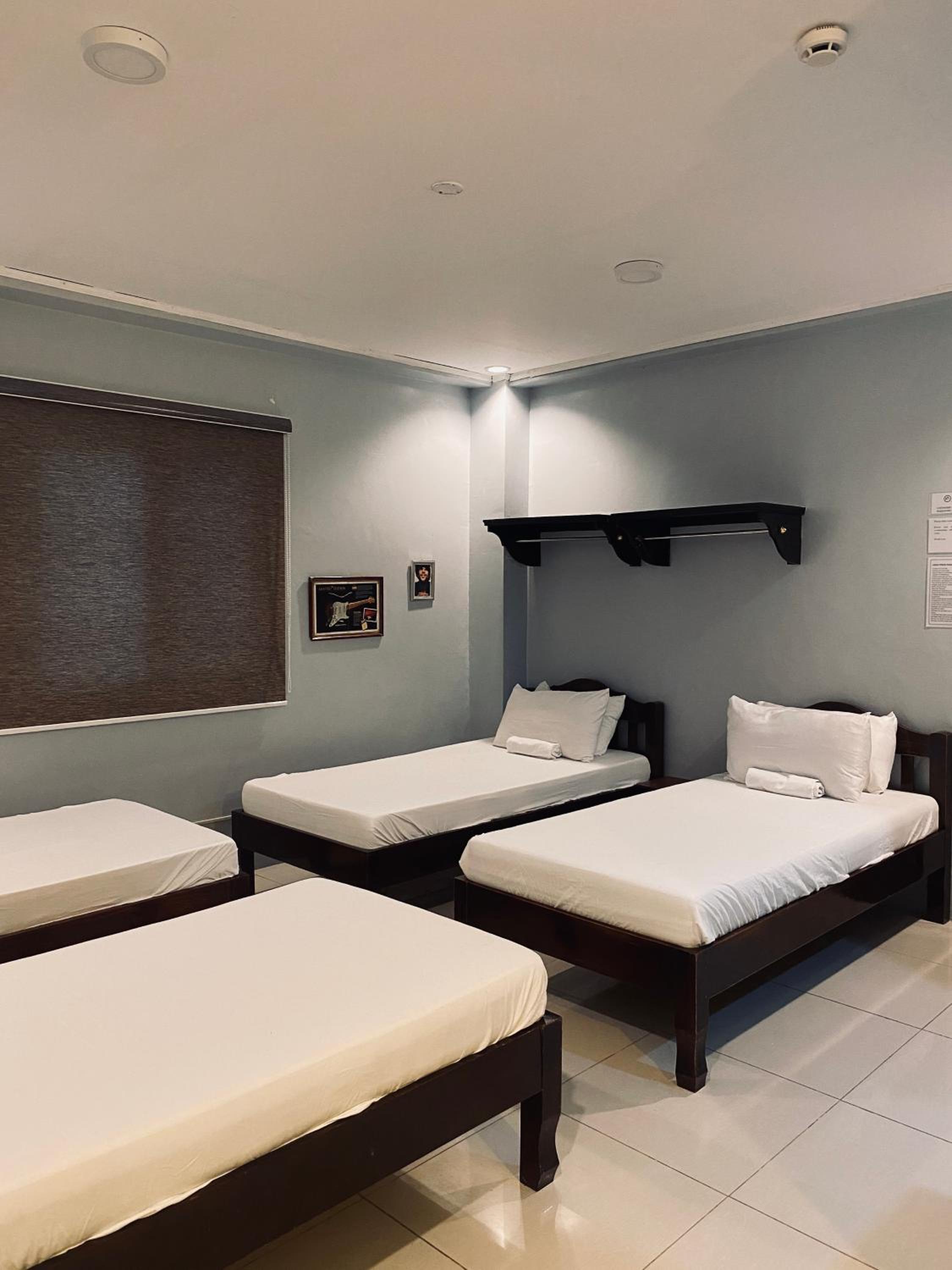 Family Room with Private Bathroom photo 1