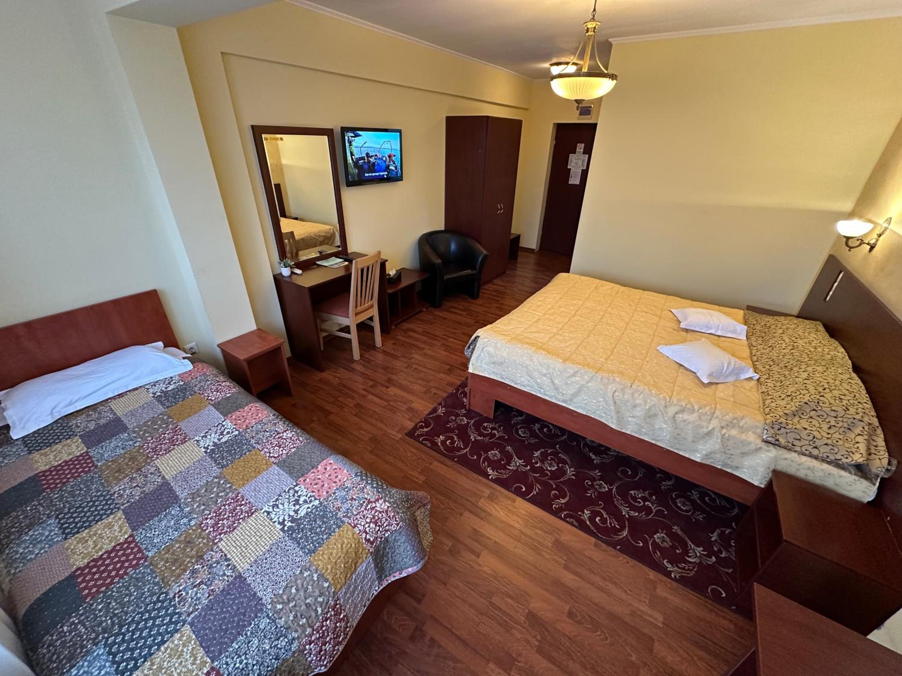 Triple Room - Photo 6