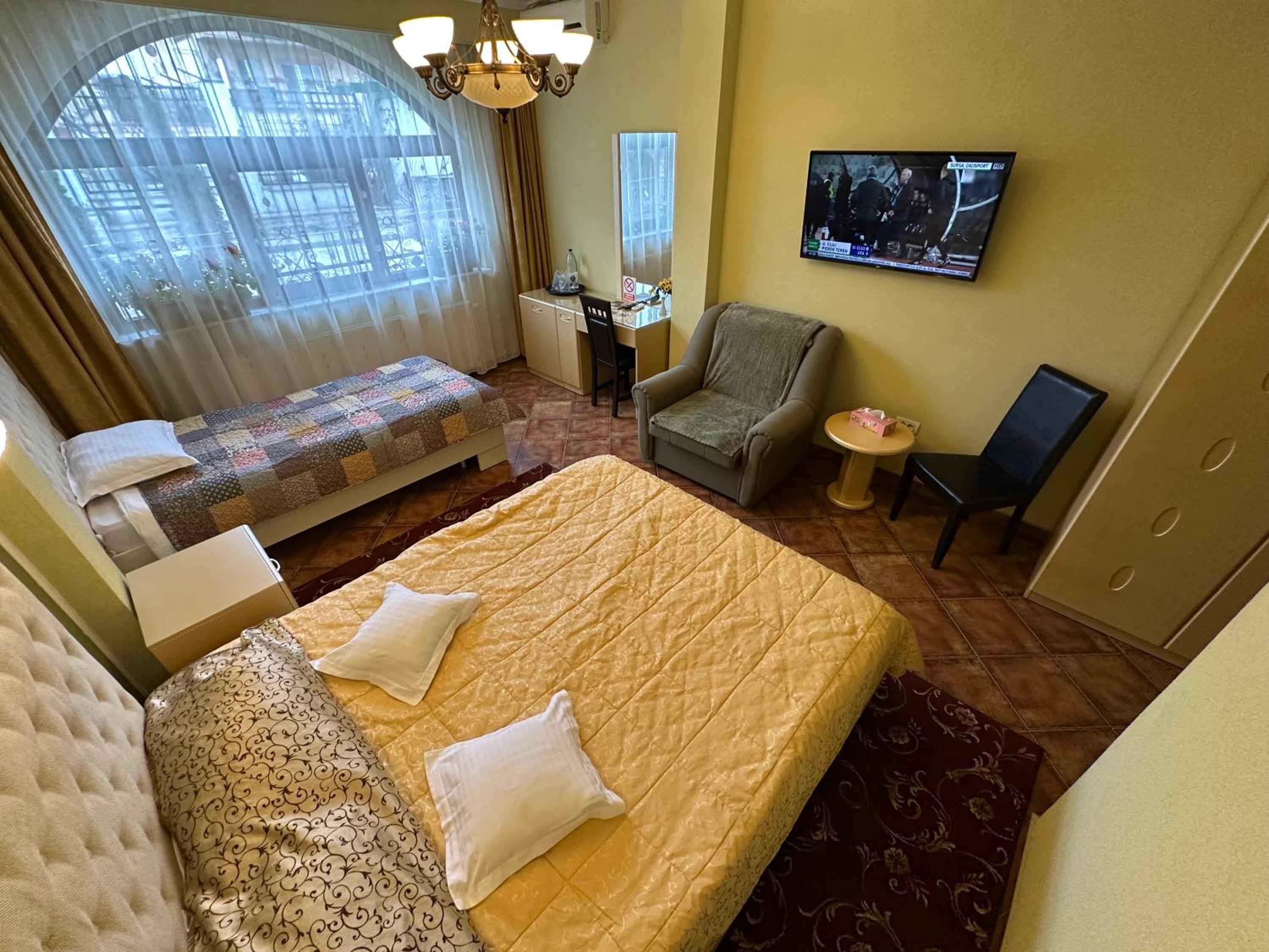 Triple Room - Photo 9