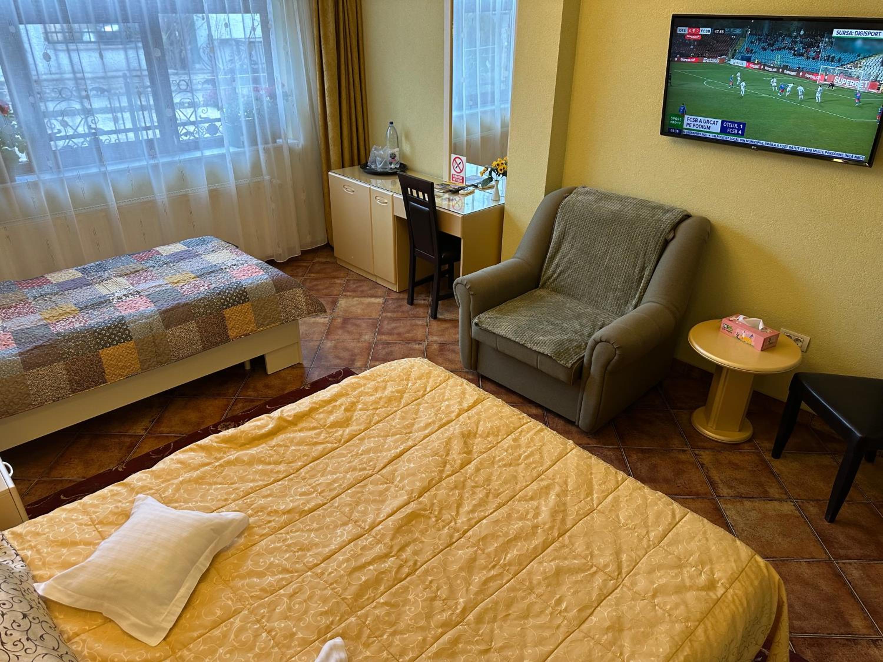 Triple Room - Photo 13