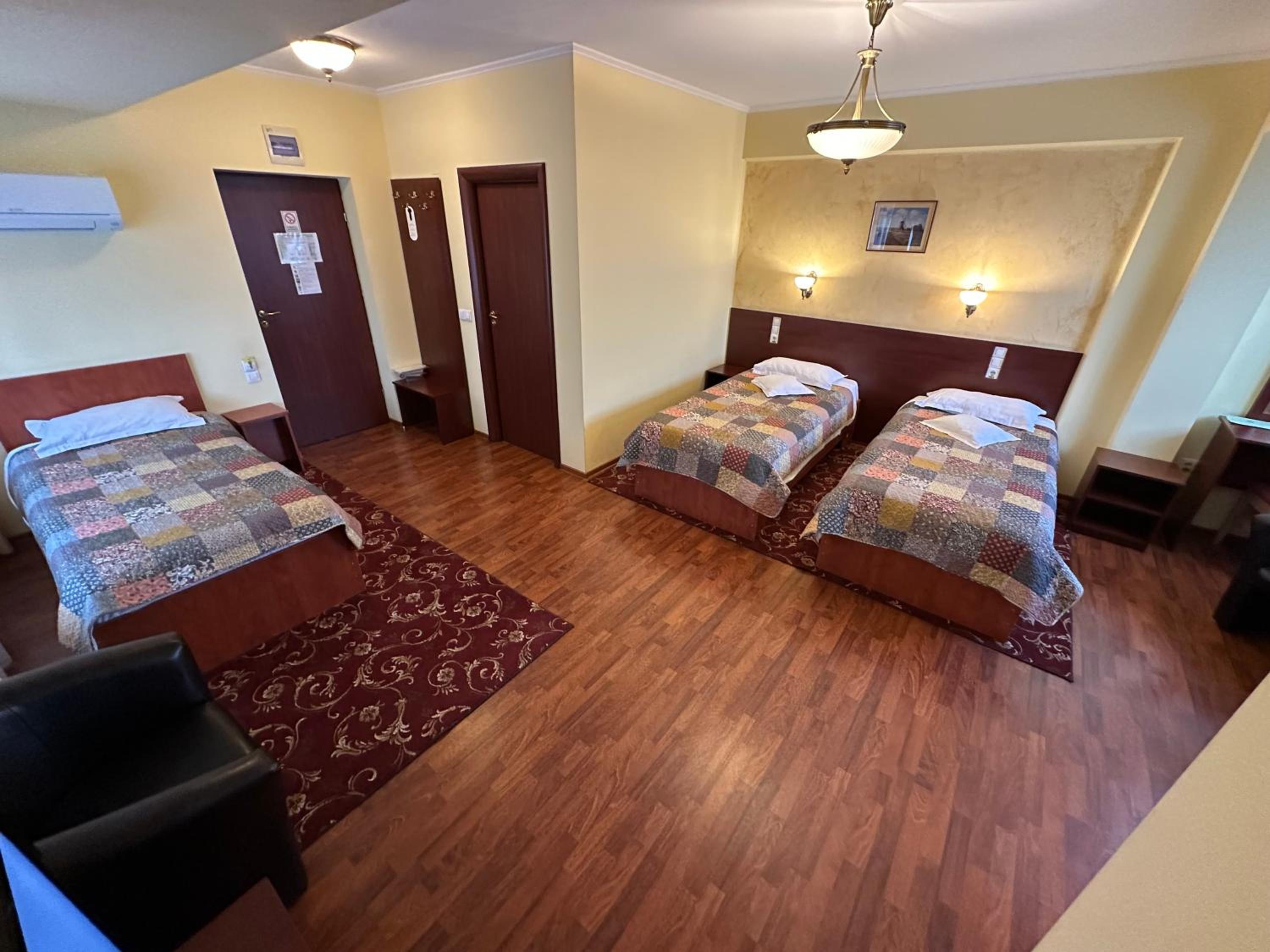 Standard Triple Room photo 2