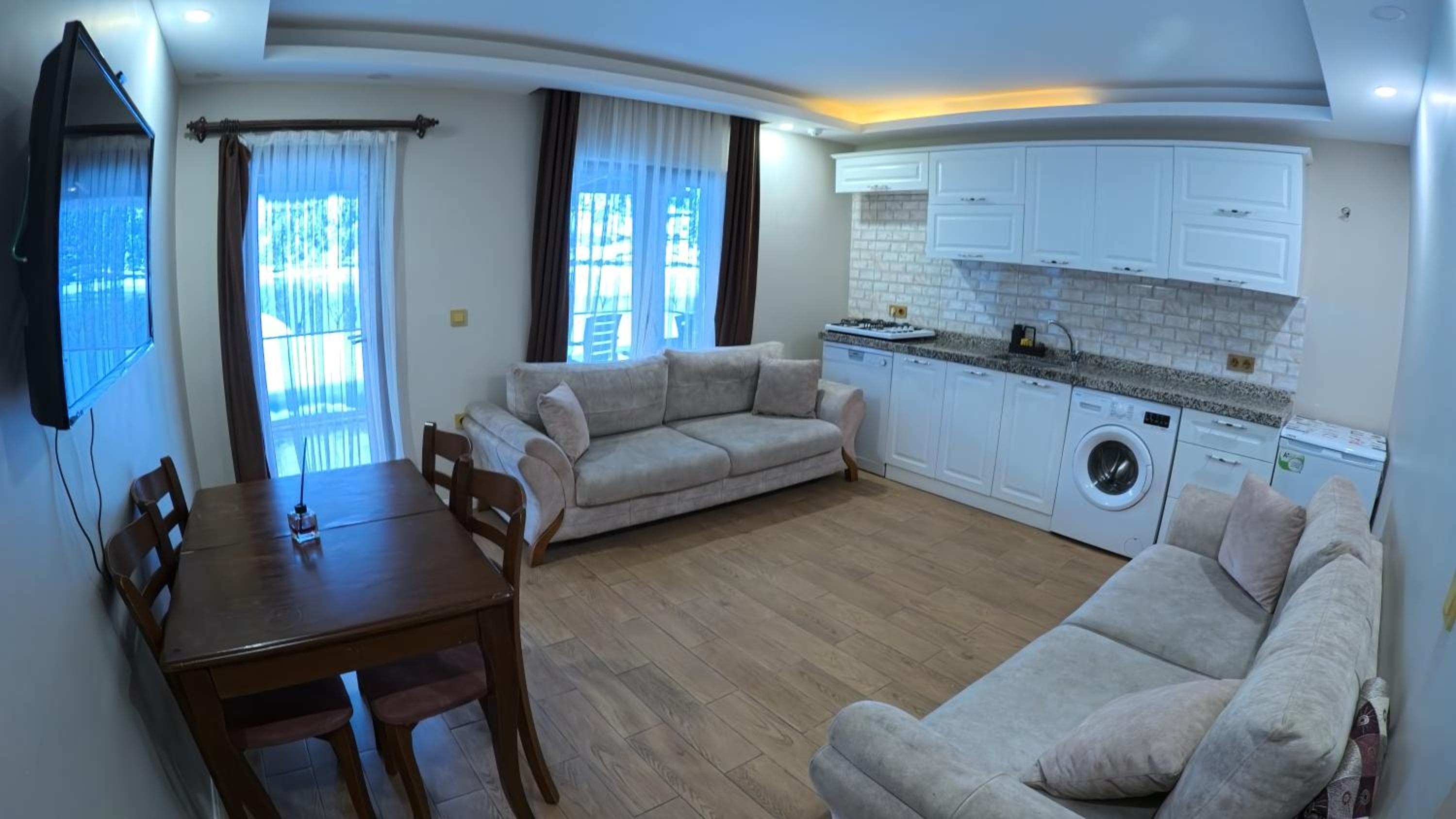 Three-Bedroom Apartment with Lake View