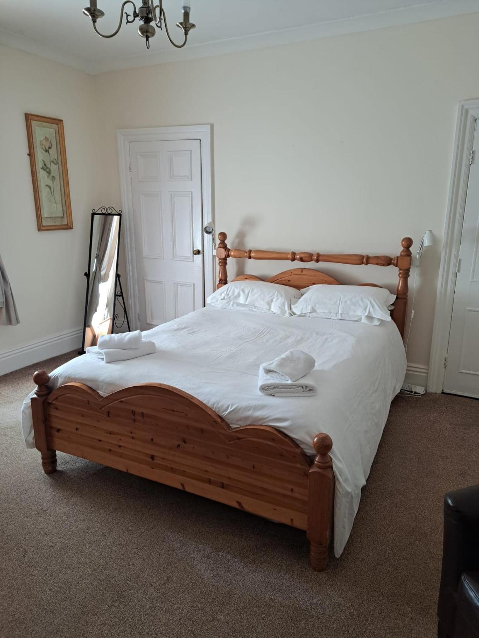 Superior King Room 1