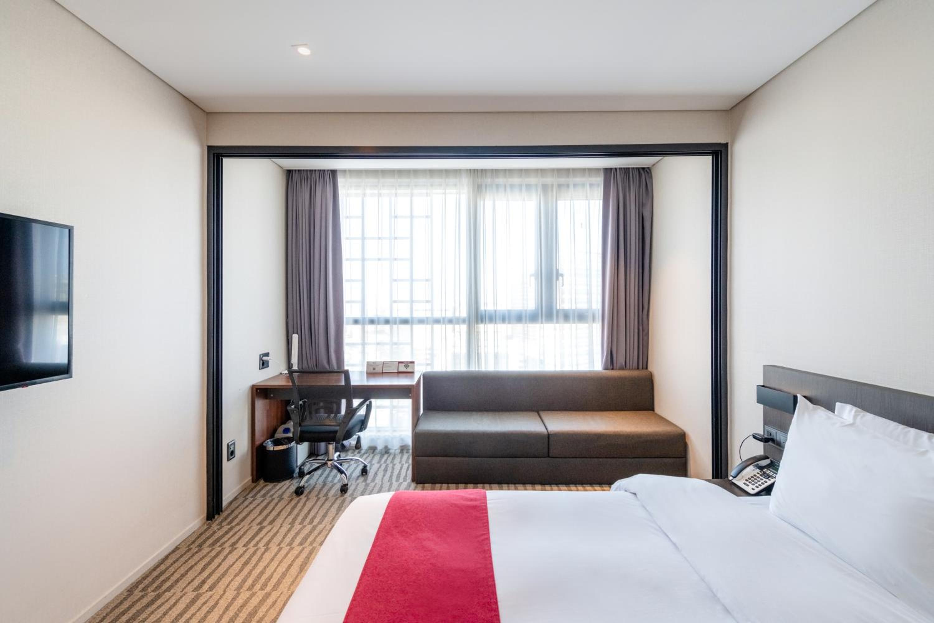 Standard Double Room with Breakfast for 2 - Photo 1