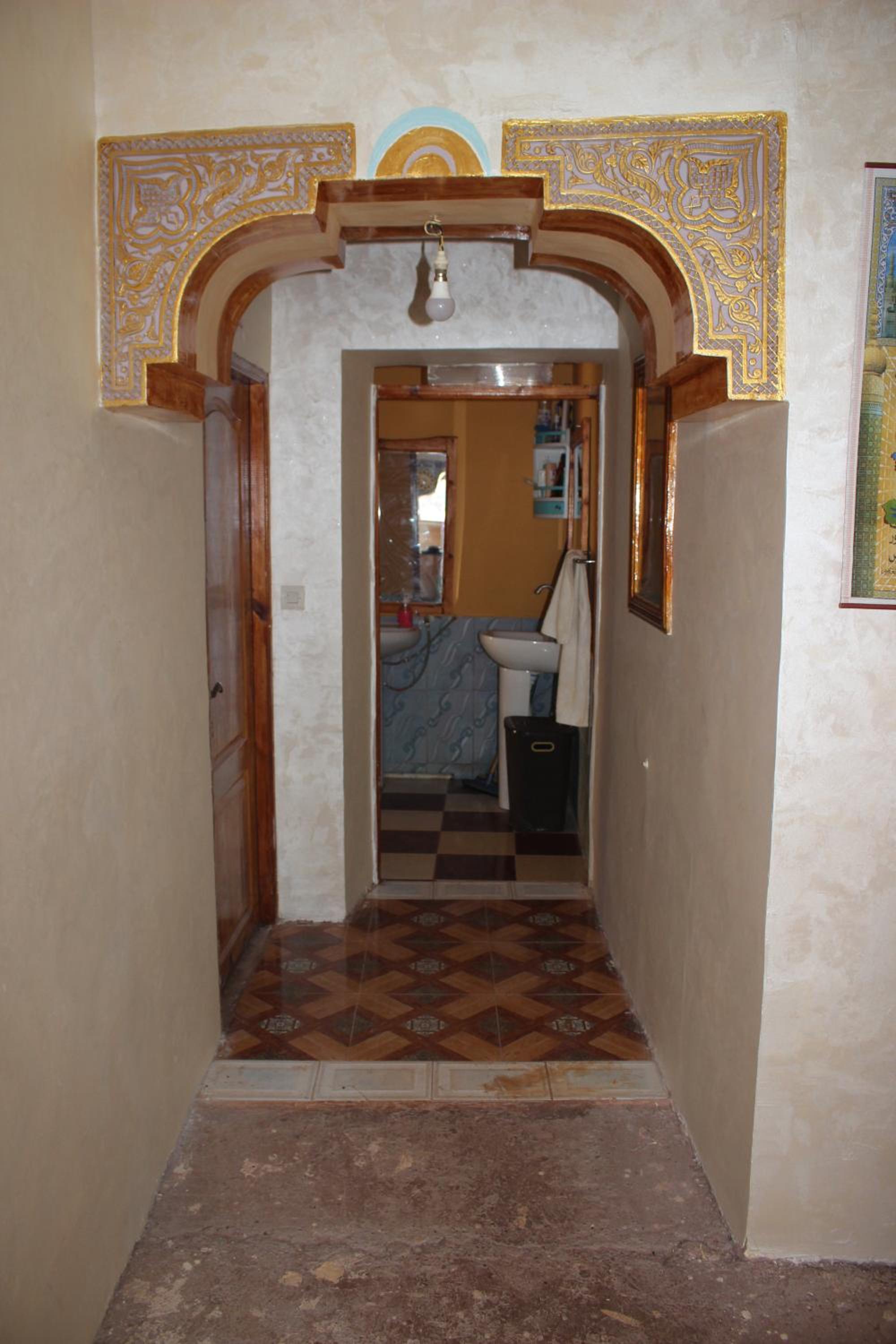 Basic Triple Room with Shared Bathroom photo 2