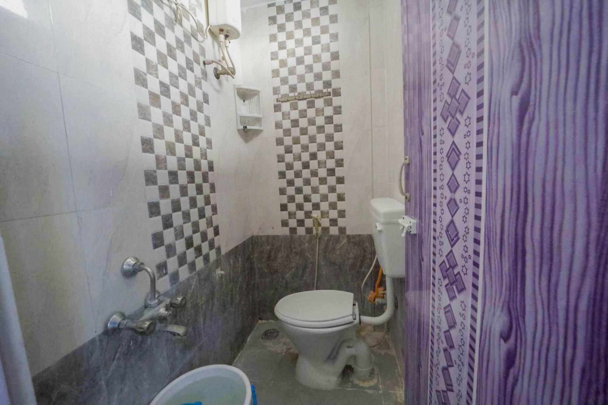Standard Twin Room with Mountain View photo 2
