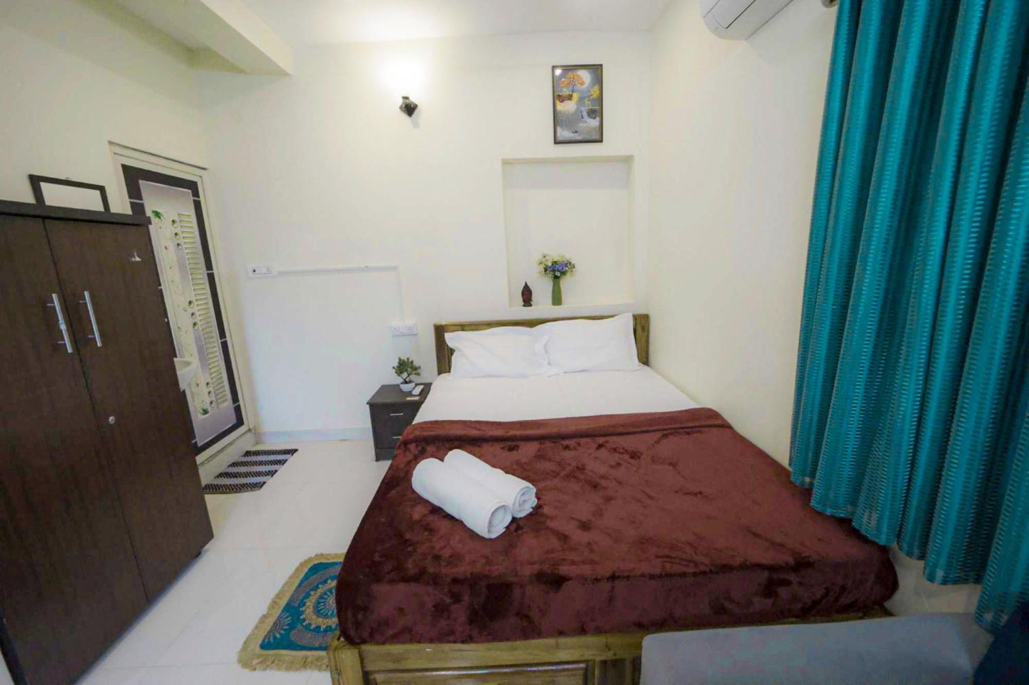 Deluxe Room - Photo 10