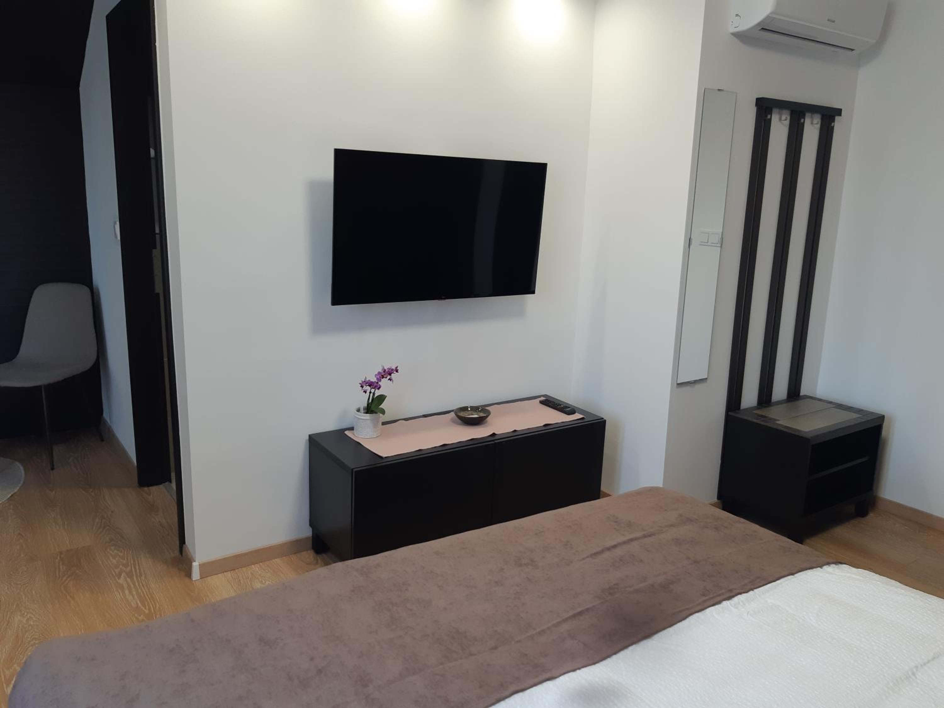 Queen Room with Balcony photo 3