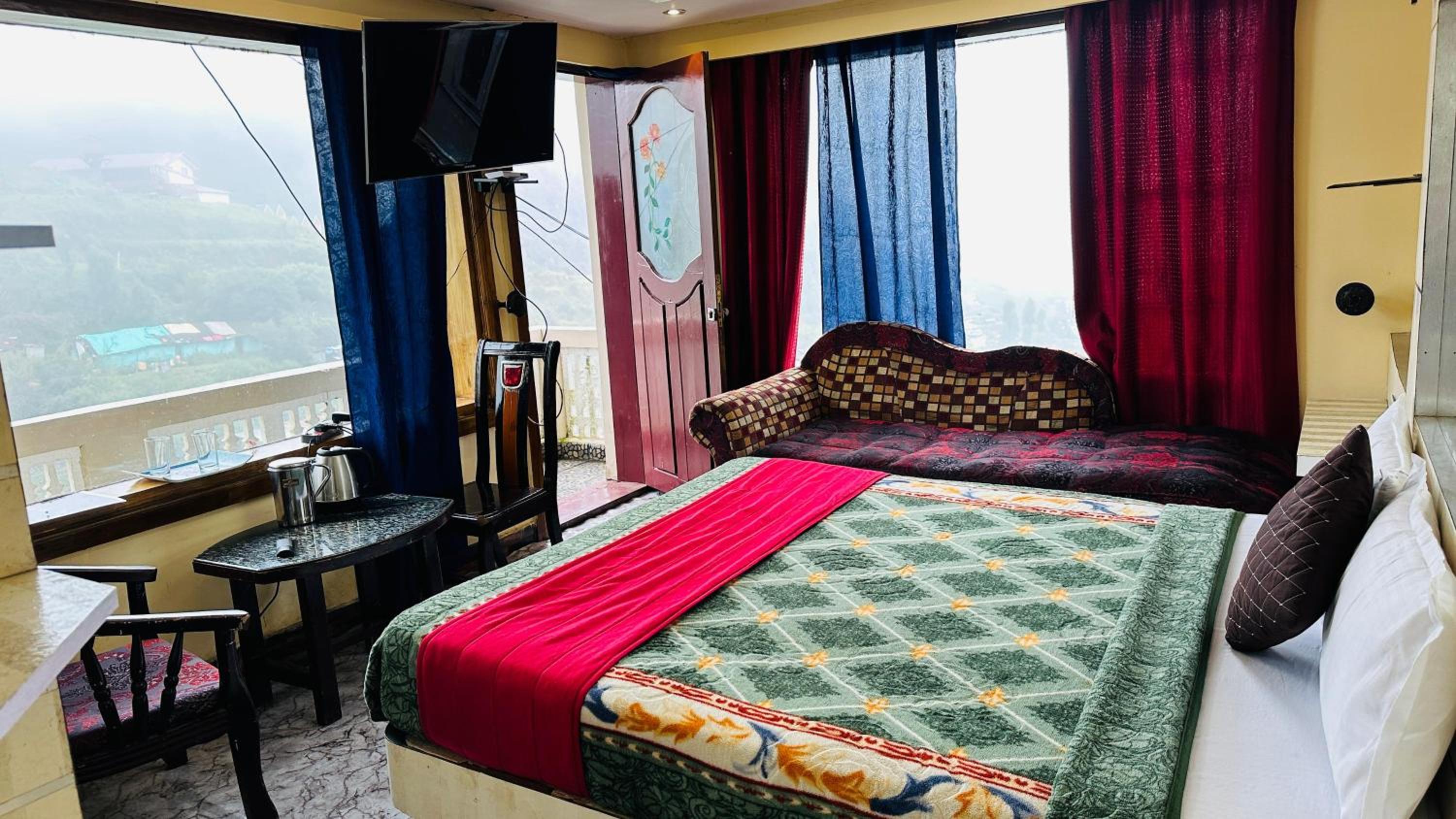 Deluxe Double Room with Extra Bed