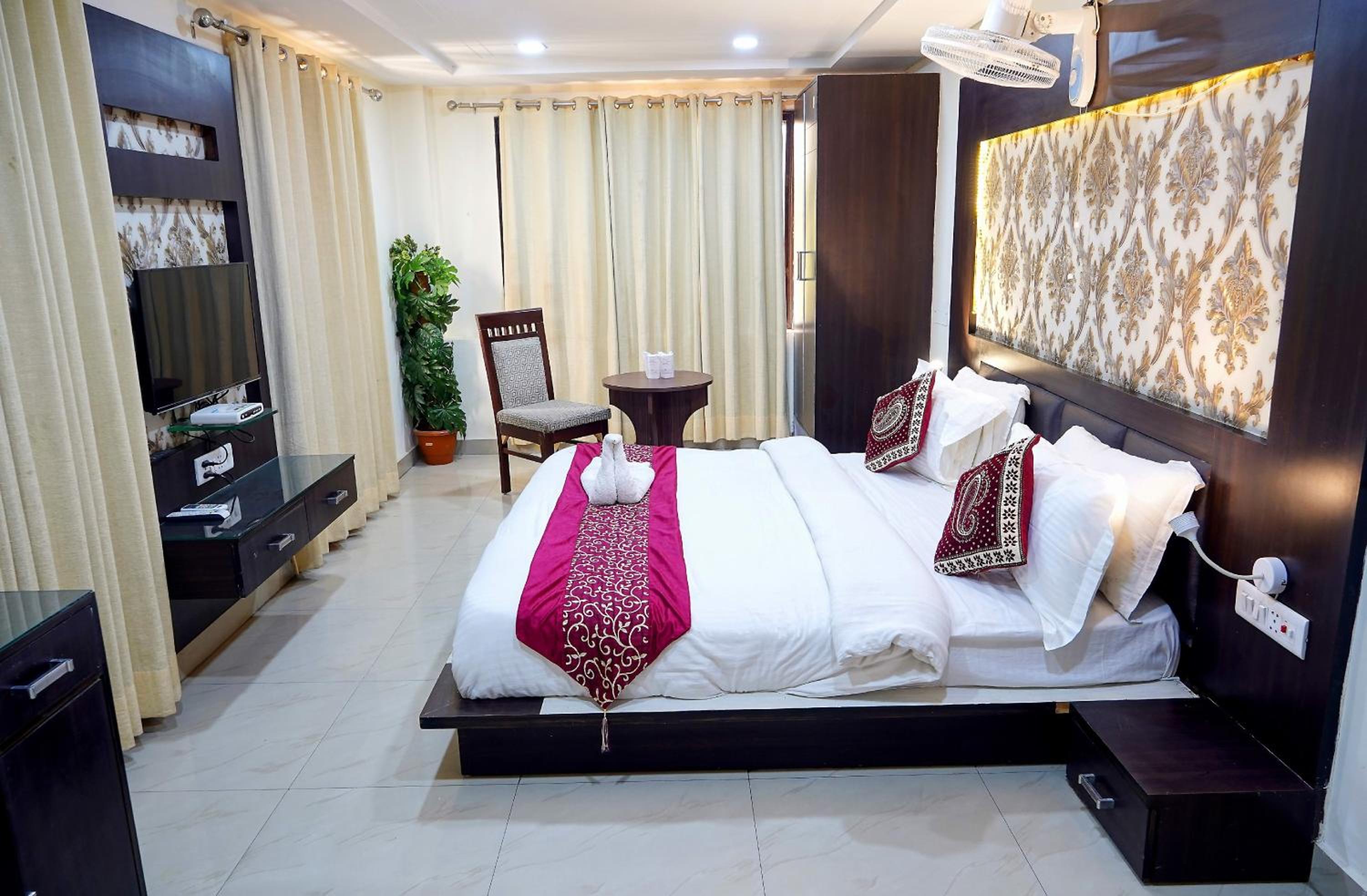 Superior King Room