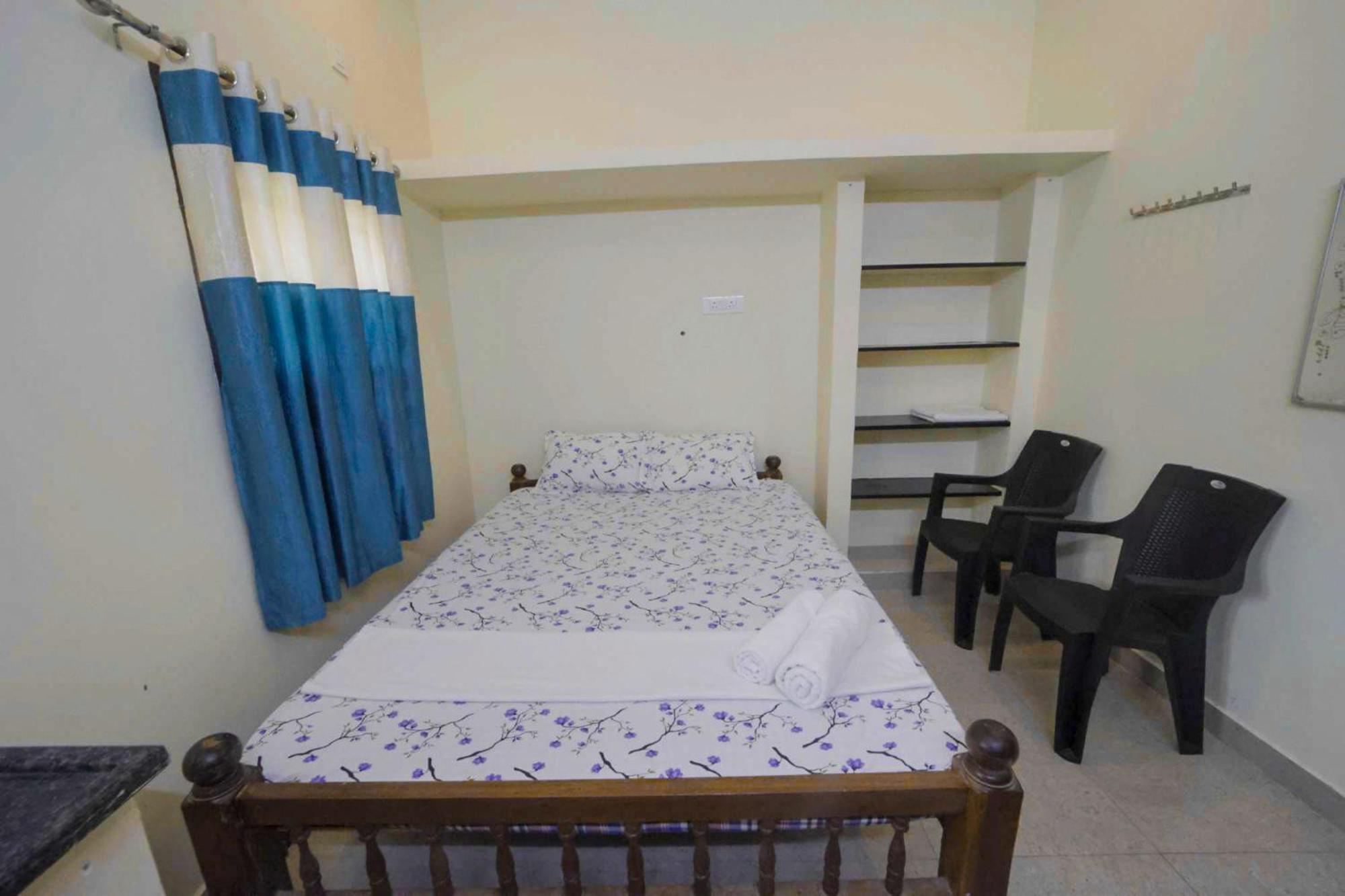Budget Twin Room photo 1