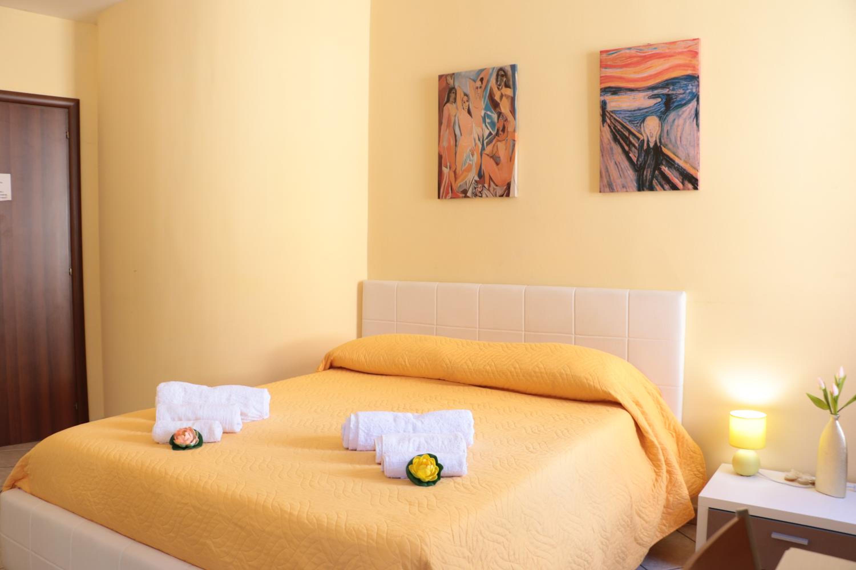 Double Room with Private Bathroom photo 1