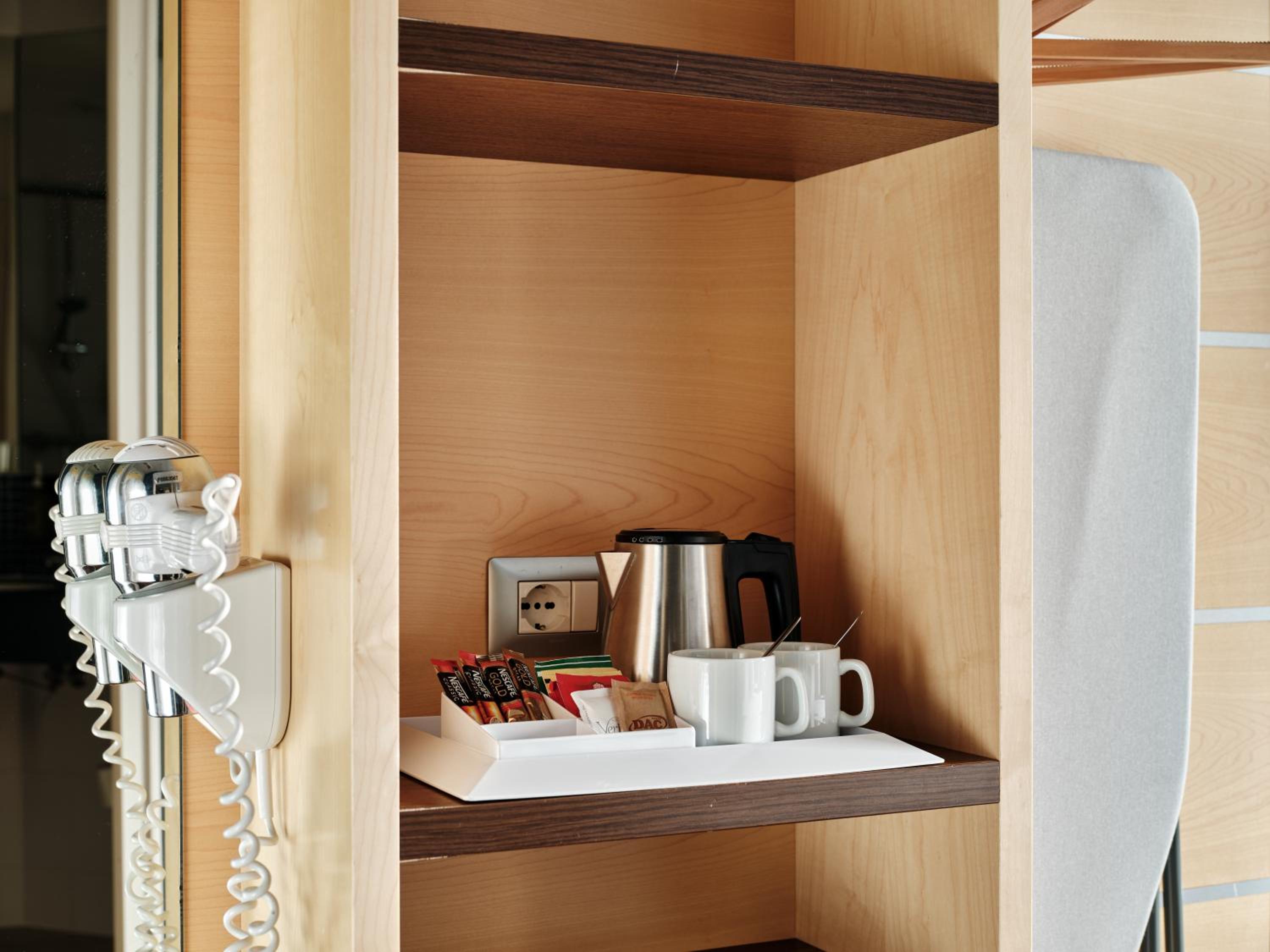 Standard Room with Free Breakfast - Photo 5