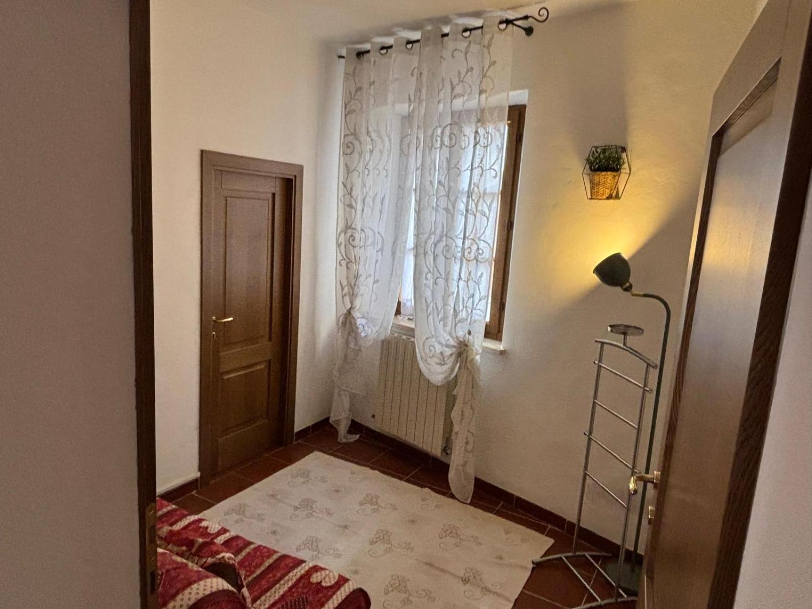 Apartment with Balcony photo 2