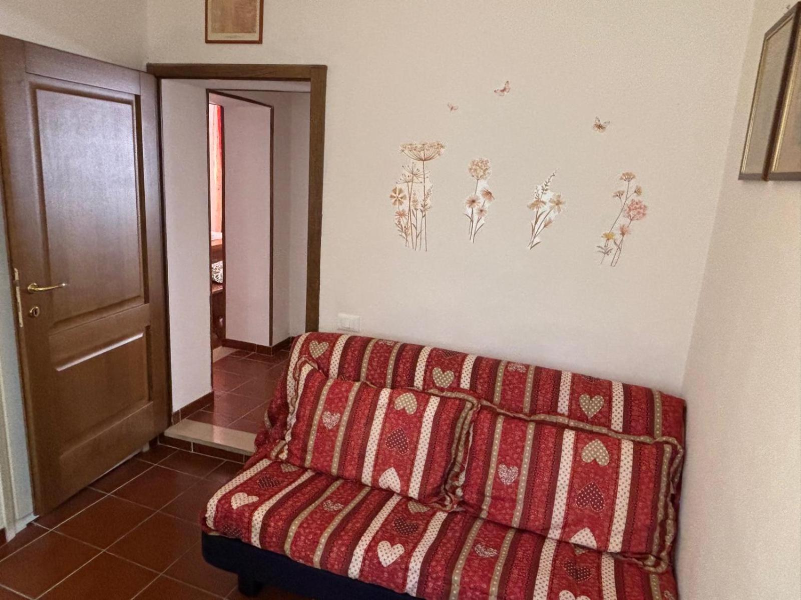 Apartment with Balcony photo 3