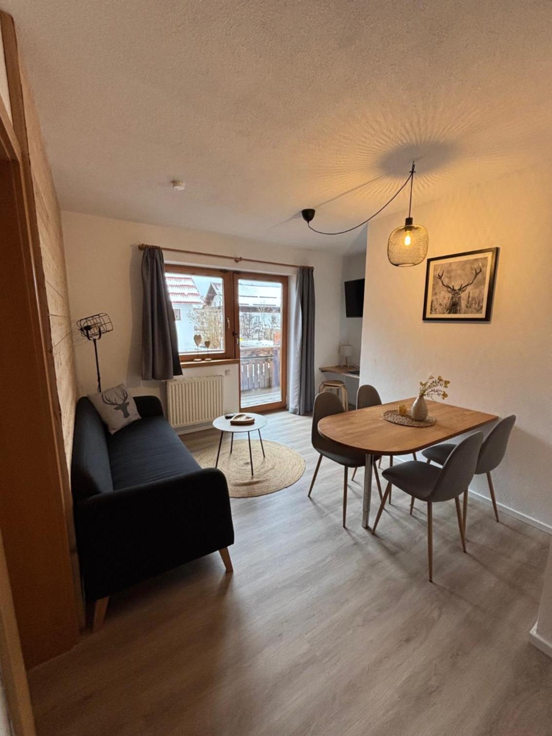 Comfort Two-Bedroom Apartment with Balcony photo 1