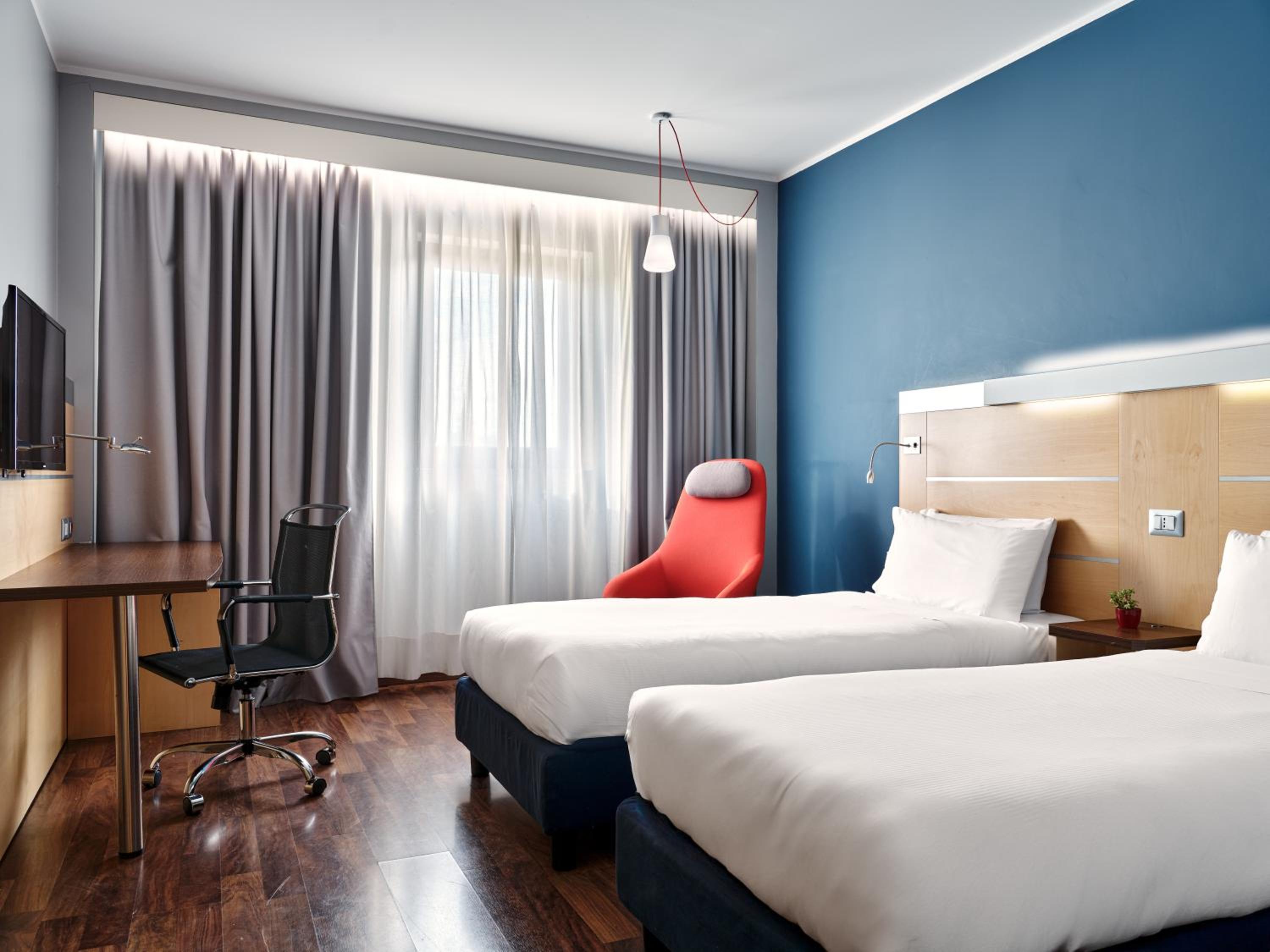 Standard Twin Room with Free Breakfast - Photo 3