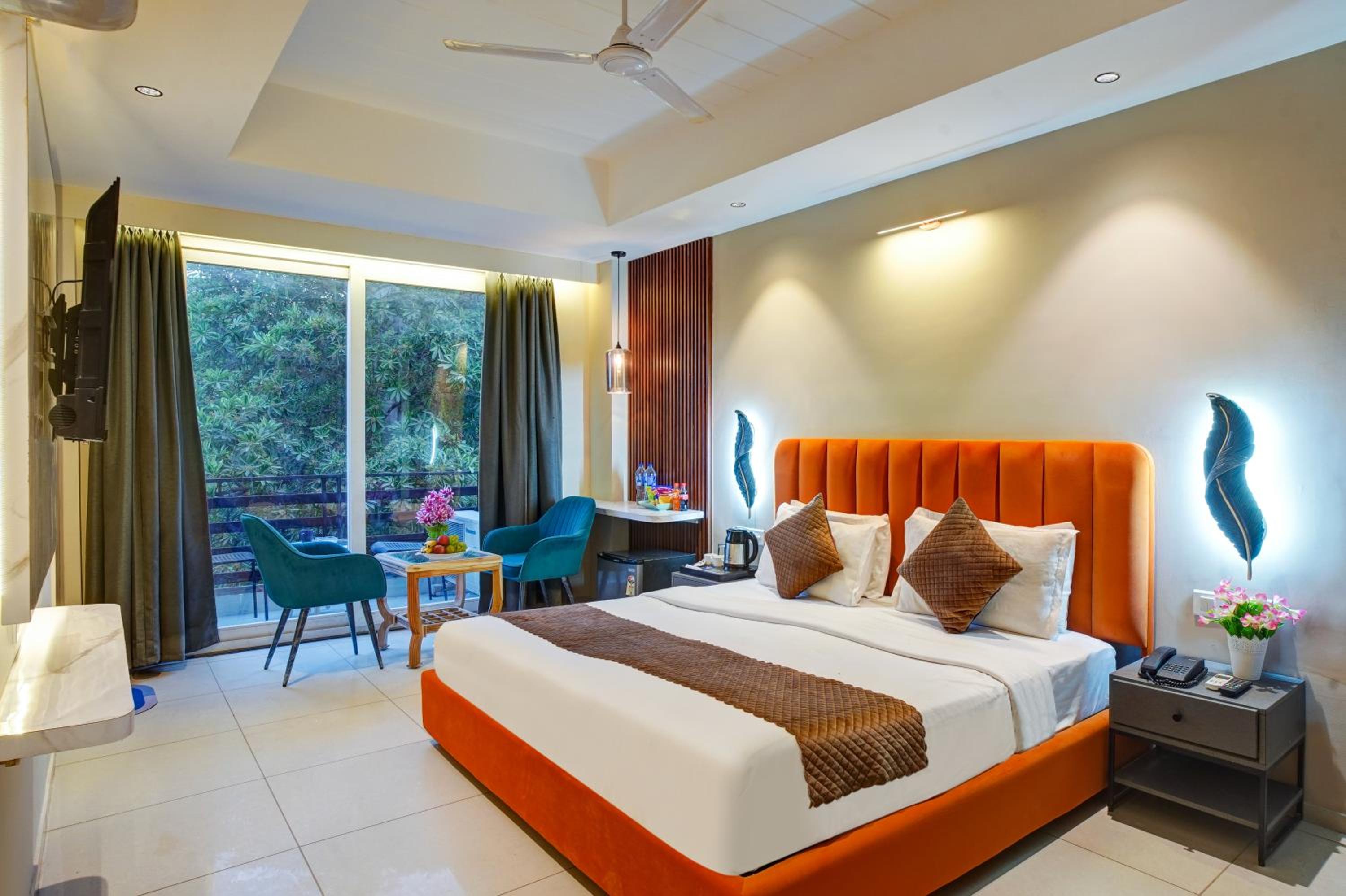 King Room with Balcony photo 1