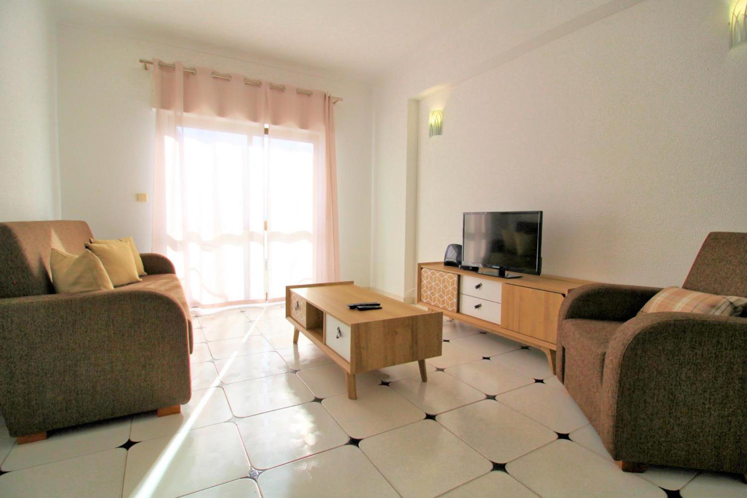 Two-Bedroom Deluxe Apartment with Balcony
