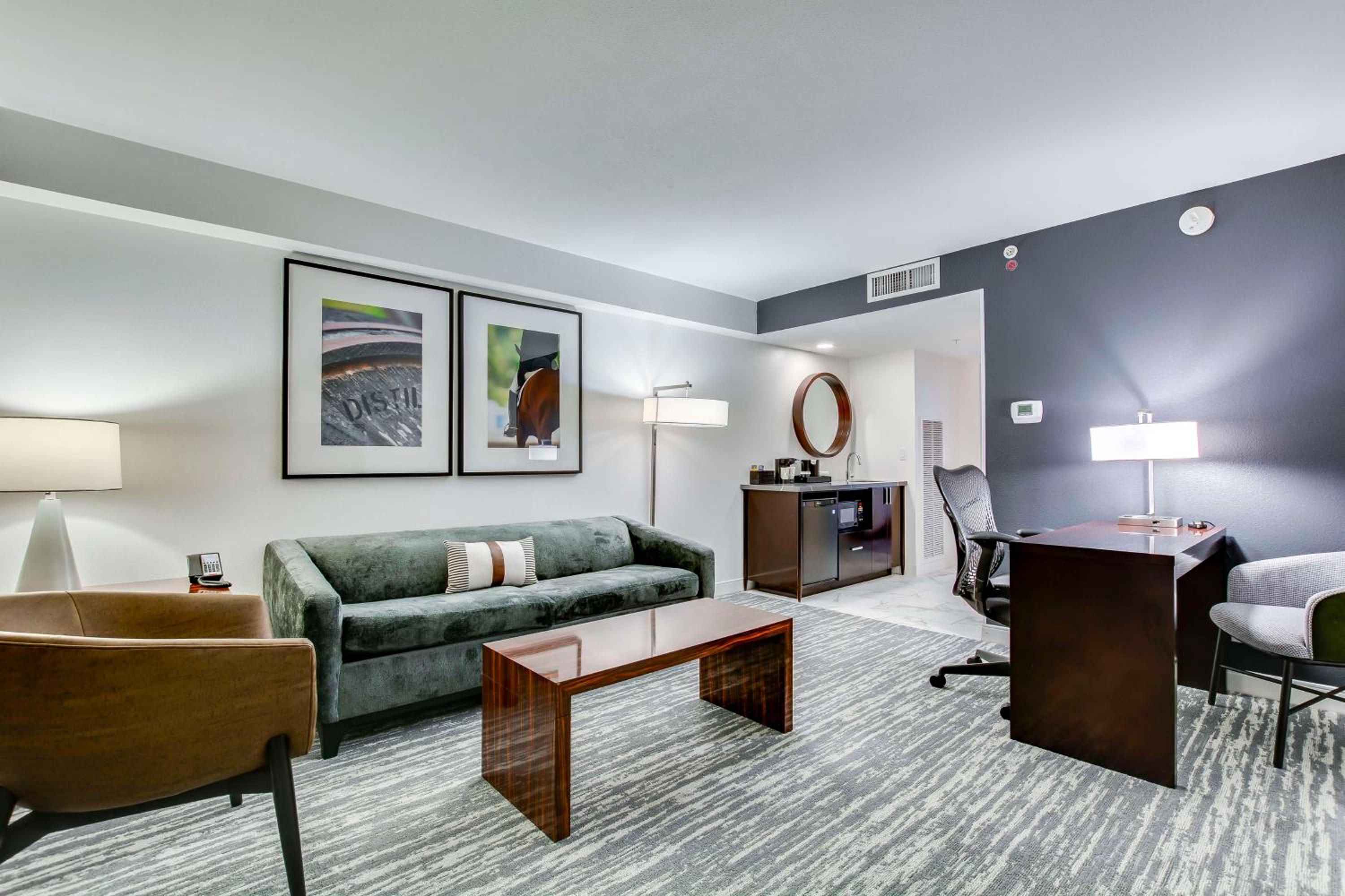 Two-Room King Suite - Non-Smoking - Photo 2