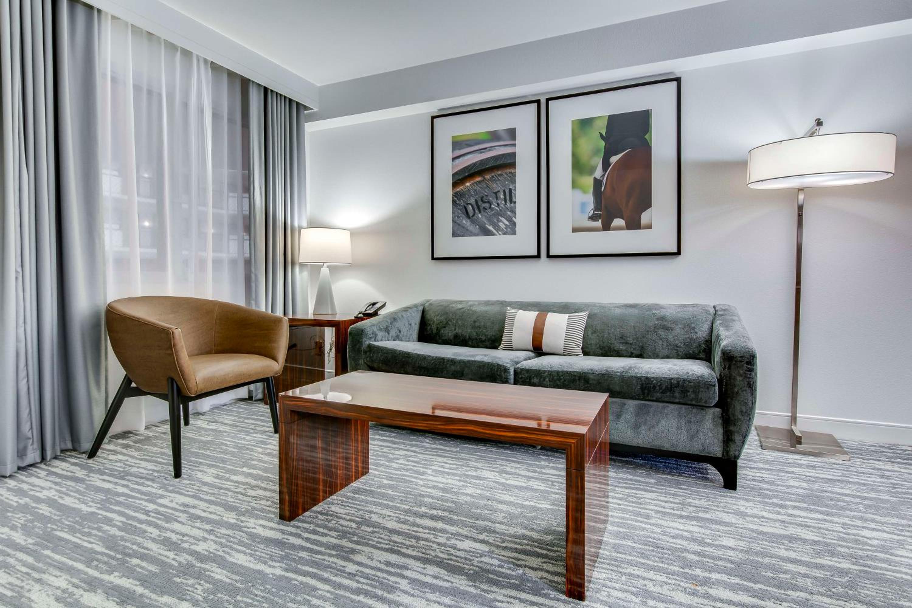 Two-Room King Suite - Non-Smoking - Photo 5