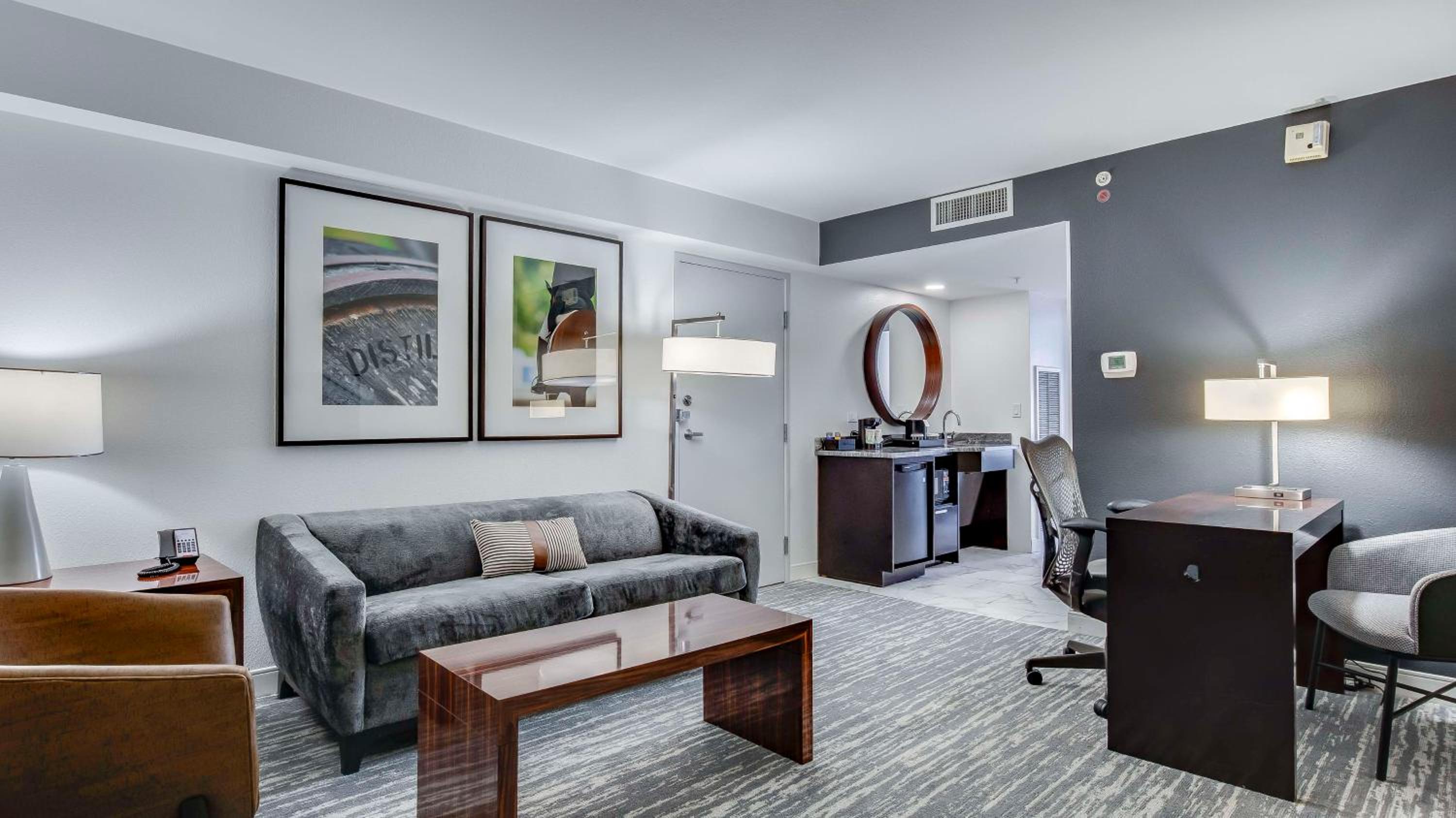 King Suite with Roll-In Shower - Mobility/Hearing Accessible - Non-Smoking - Photo 7
