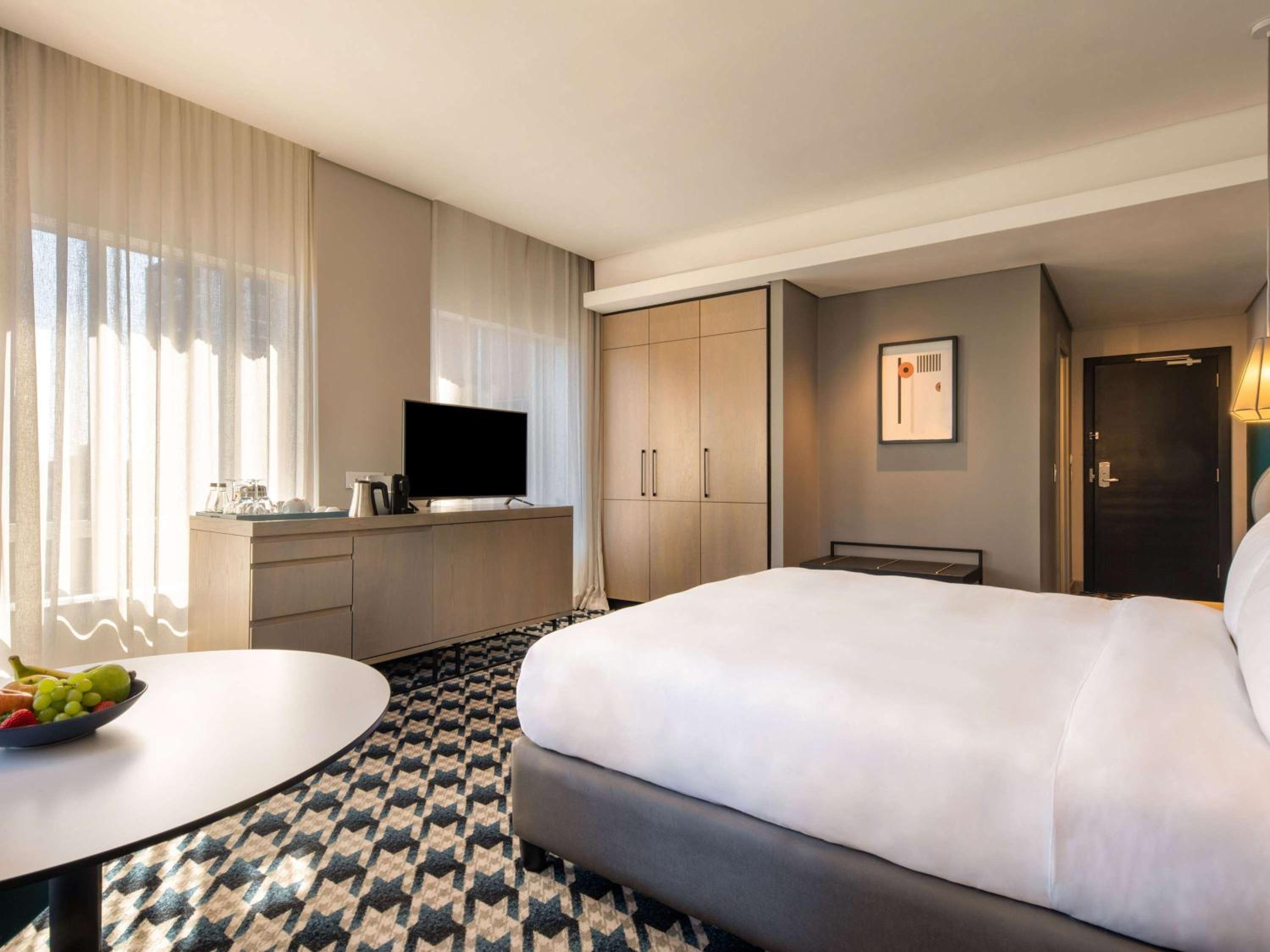 Superior King Room (Shower Only)