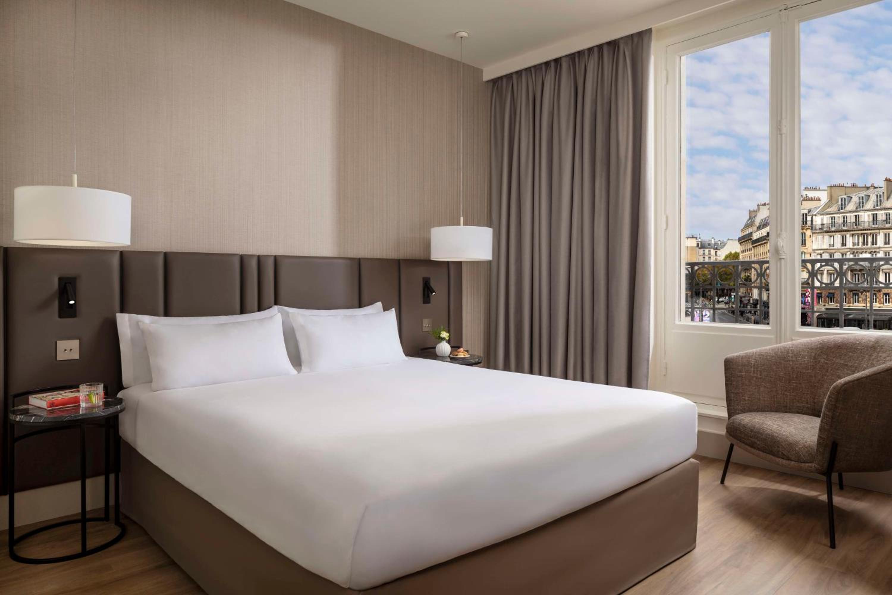 Superior  New Style Room with Balcony and View
