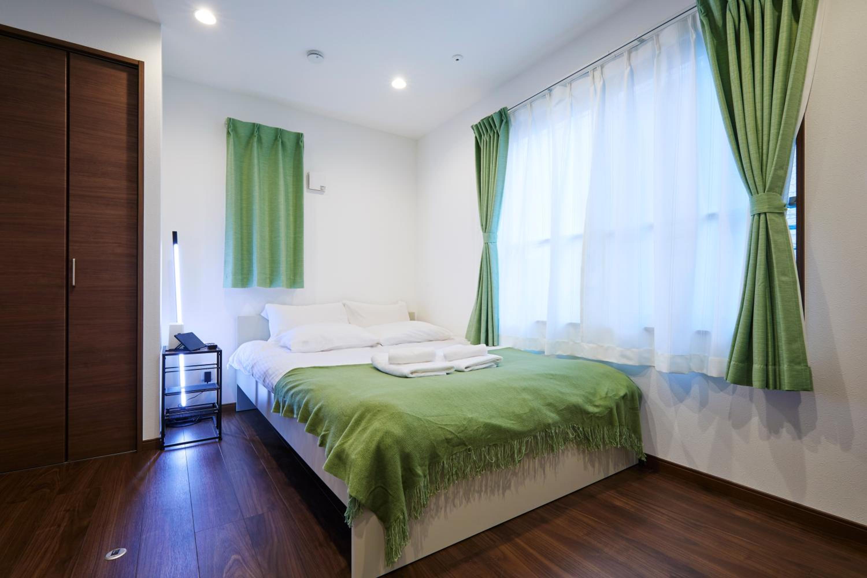 One-Bedroom Apartment photo 2